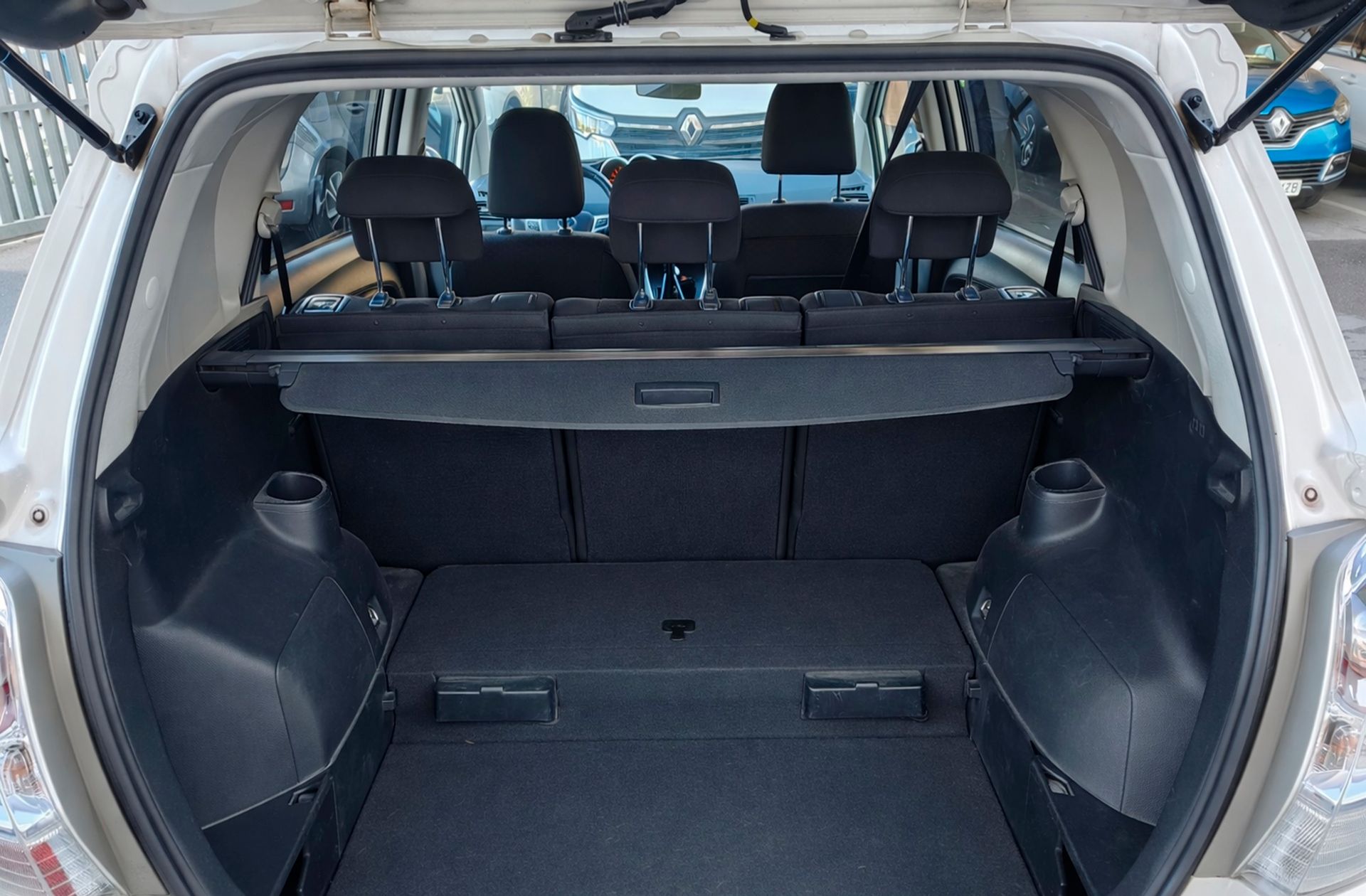 Toyota Verso 2.0 D-4D Active - foto 13
