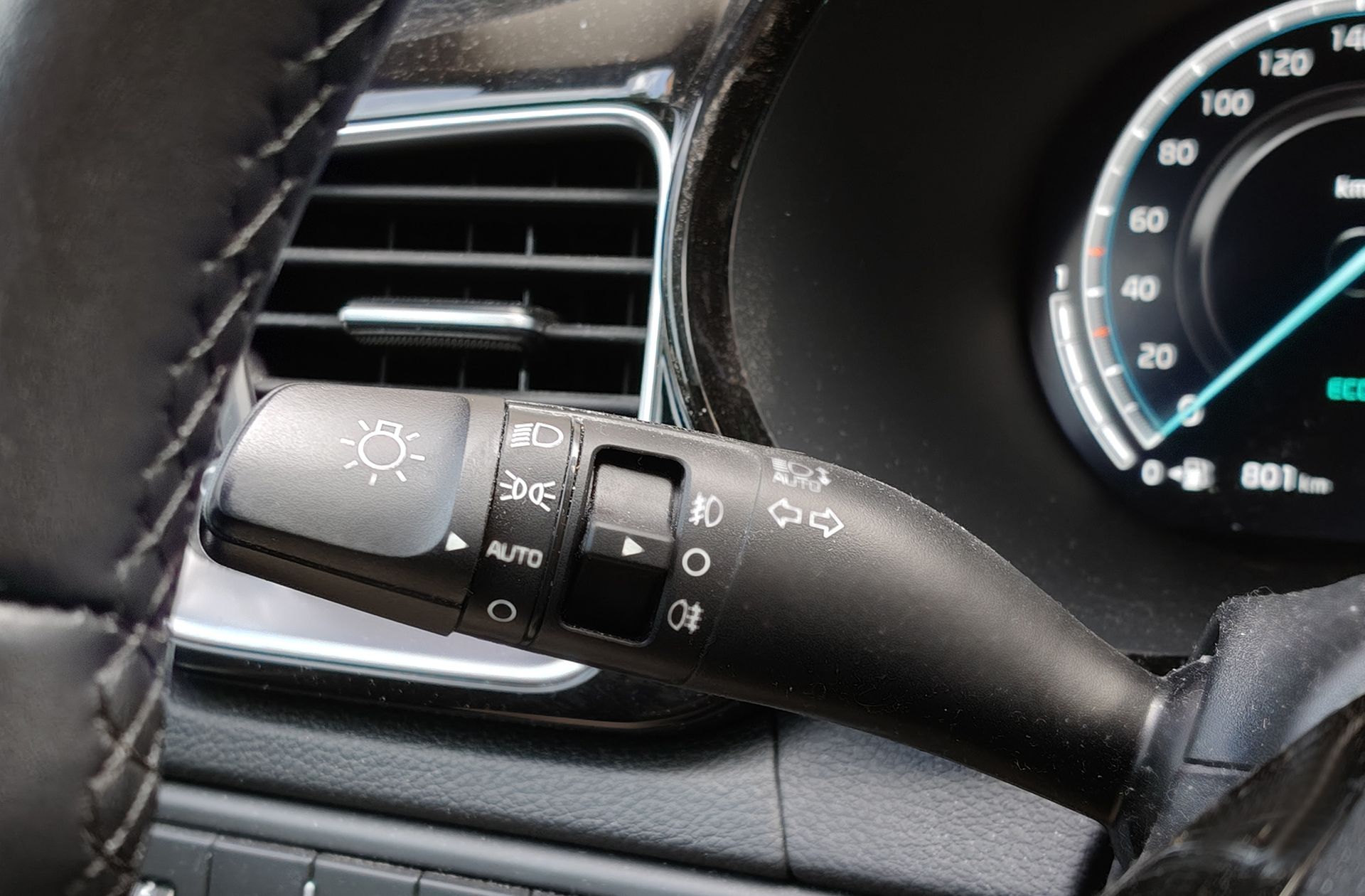 Kia XCeed 1.6 GDi PHEV E-Tech - foto 24