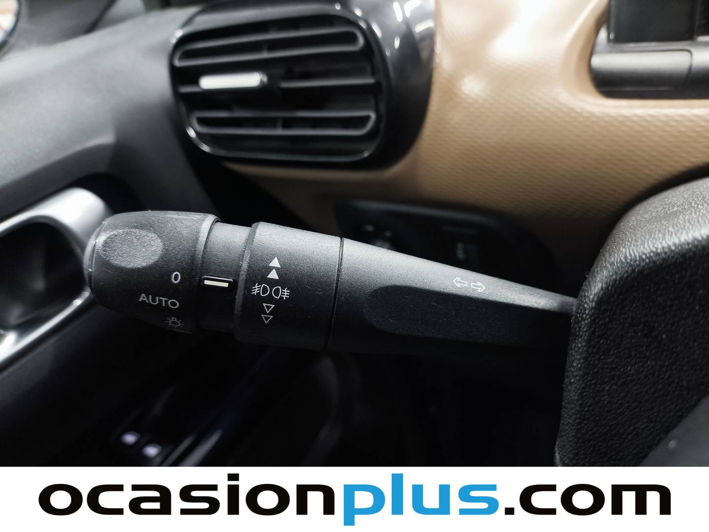 Equipamiento del Citroën C4 Cactus Citroën C4 Cactus PureTech 110 S&S Feel Edition (110 CV)