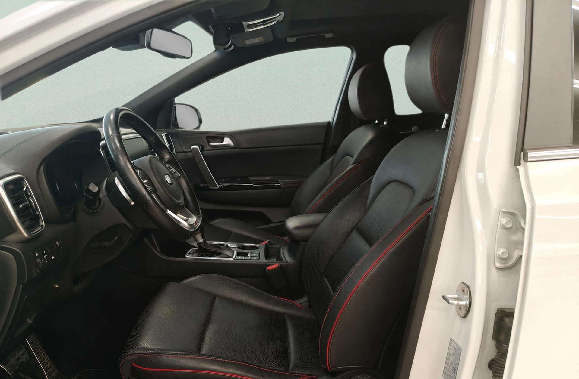 Kia Sportage 1.6 T-GDi GT Line Xtreme 4x2 - foto 12
