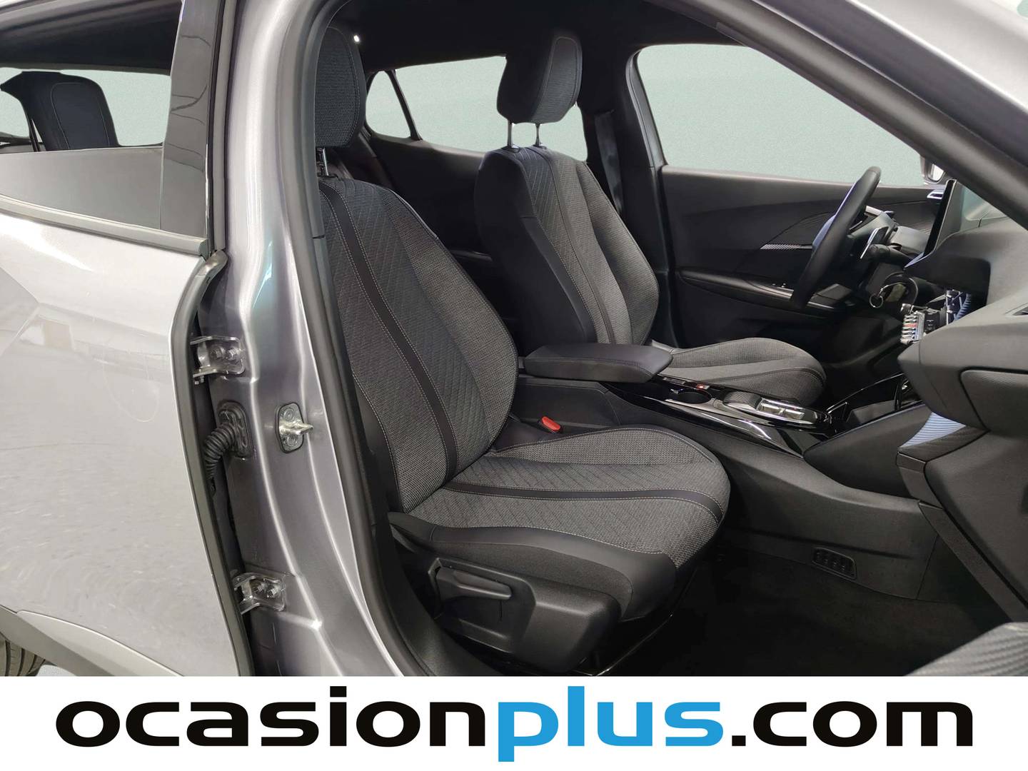 Foto Peugeot 2008 Peugeot 2008 Allure Hybrid eDCS6 (136 CV)