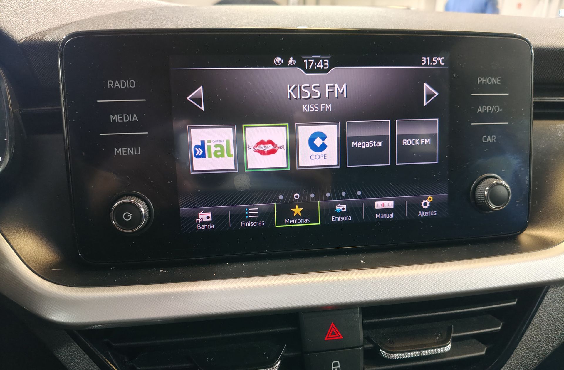 Škoda Kamiq 1.0 TSI Ambition - foto 34