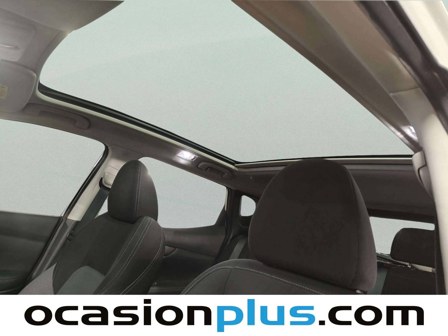 Extras y acabados del Nissan QASHQAI Nissan Qashqai dCi 115 N-Connecta (115 CV)