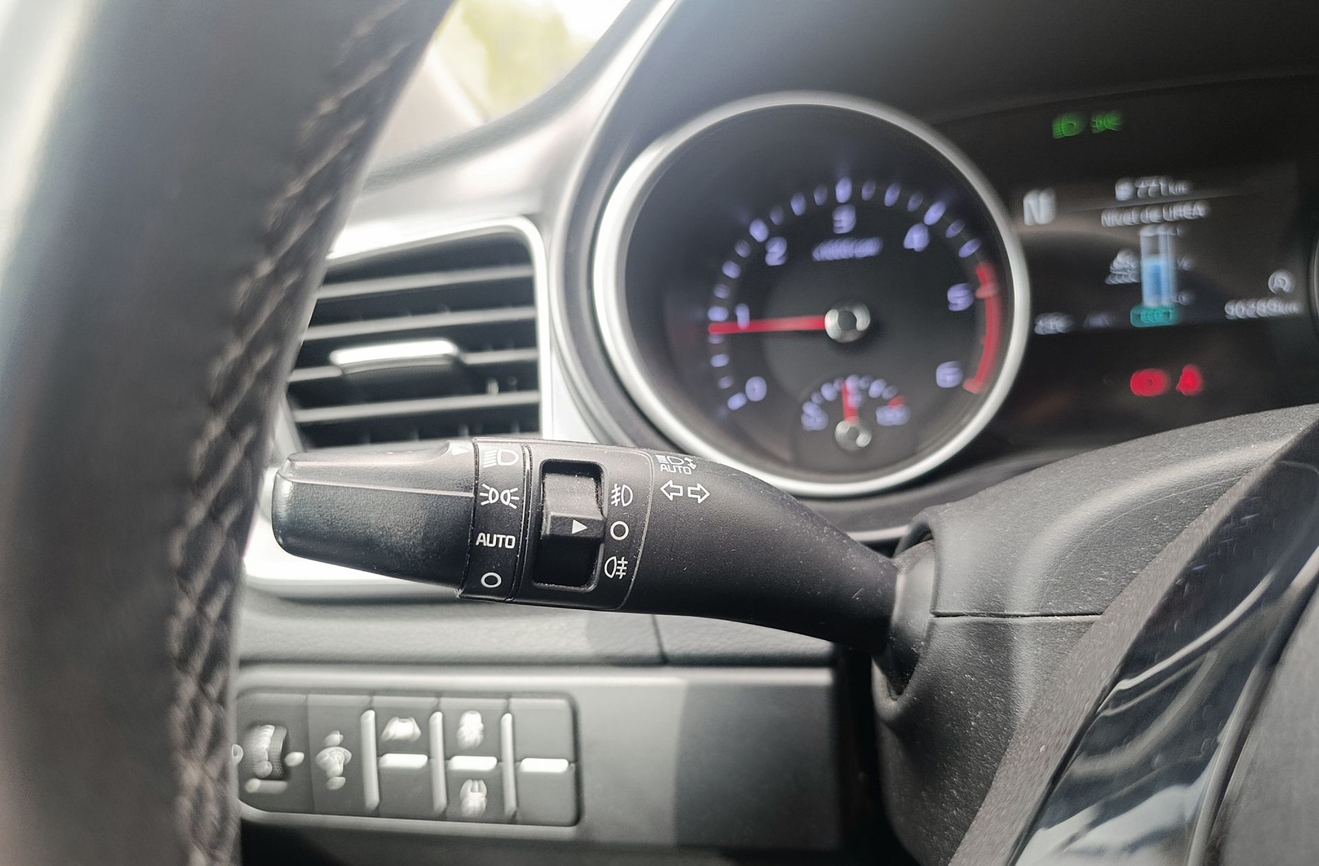 Kia Ceed 1.6 MHEV iMT Drive - foto 30