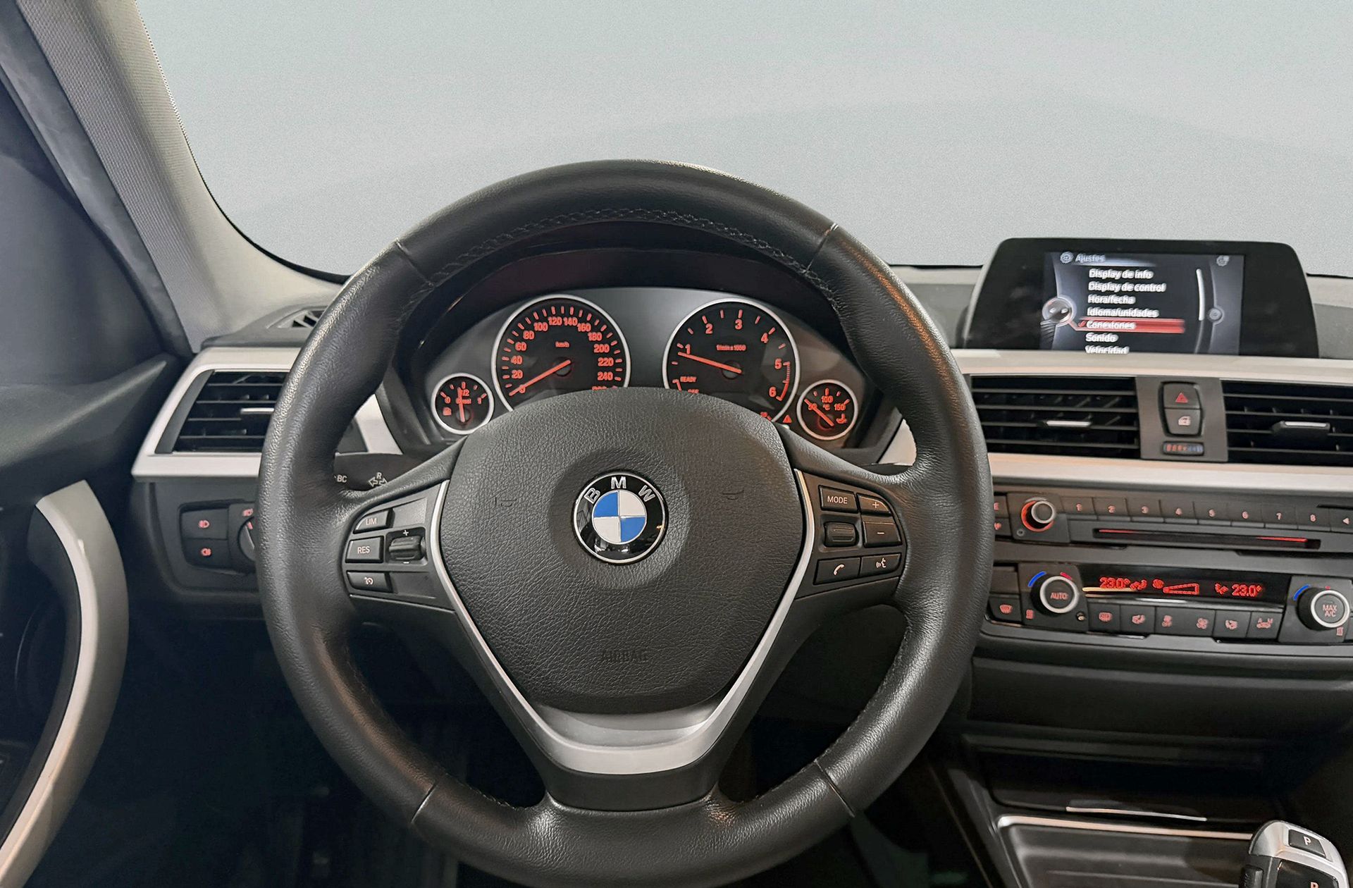 BMW Serie 3 318d - foto 20