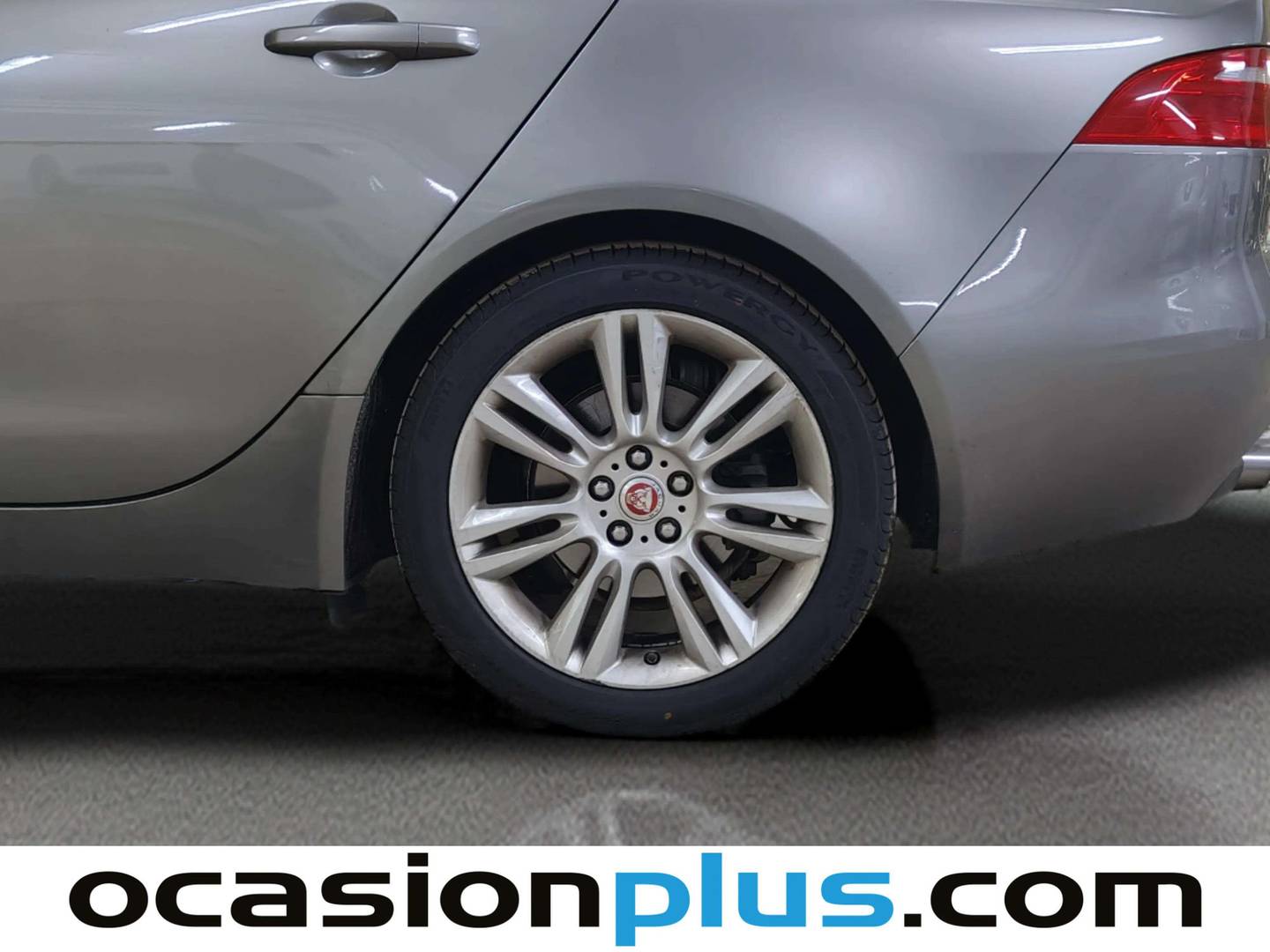 Foto Jaguar XE Jaguar XE 2.0 Diesel Pure RWD Auto  (180 CV)