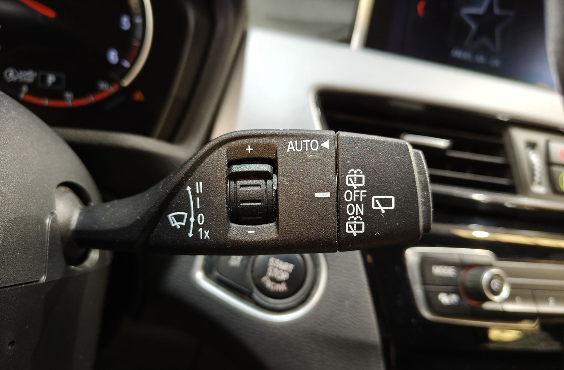 BMW X1 sDrive16d Business - foto 31