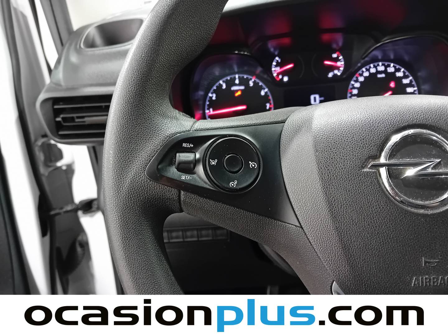 Extras del Opel Combo Opel Combo Cargo 1.5 Diesel L 1000kg (102 CV) 3 Plazas