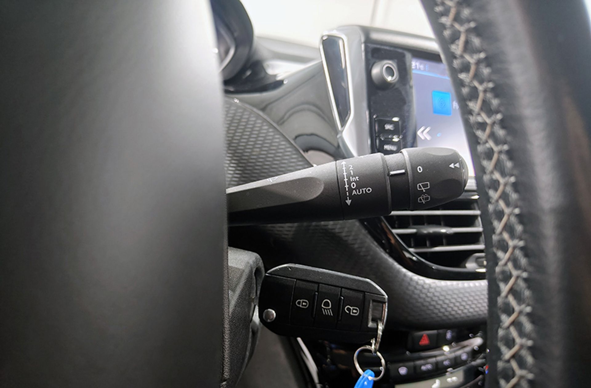 Peugeot 208 1.2L PureTech Allure - foto 23