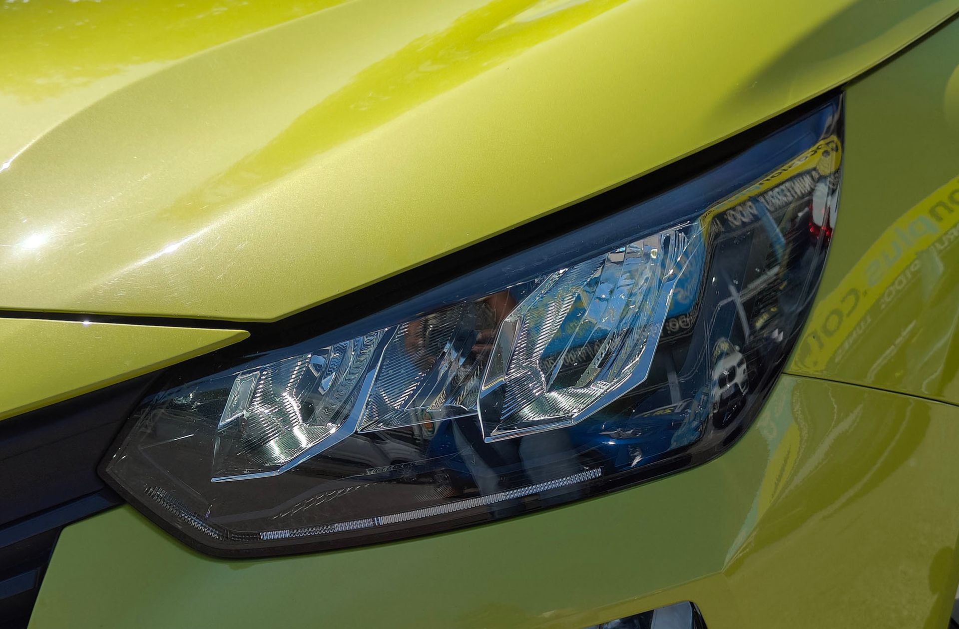 Peugeot 208 Style Hybrid 110 eDCS6 - foto 12