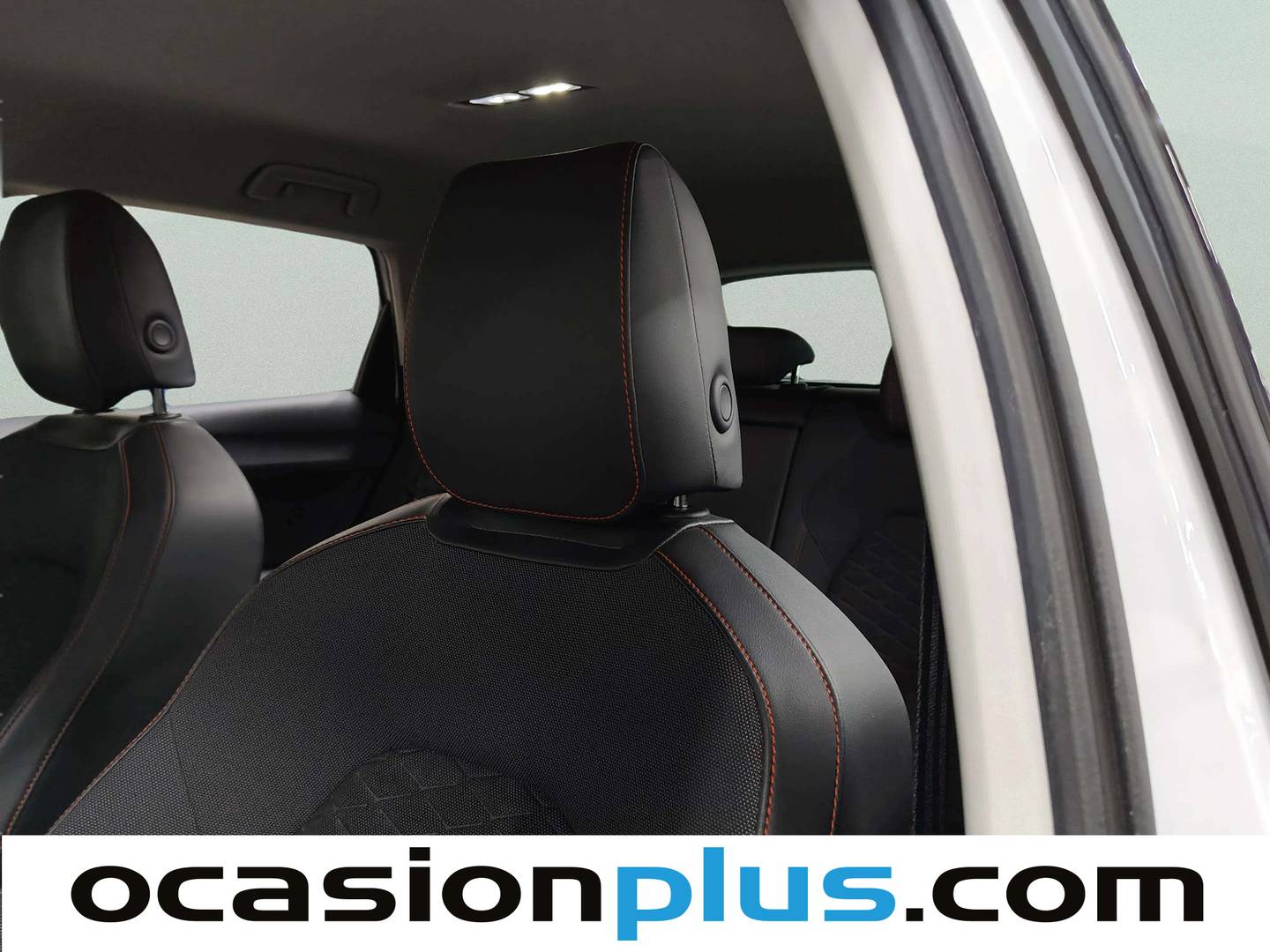 Extras y acabados del Seat León Seat León ST 2.0 TDI S&S FR XS(150 CV)