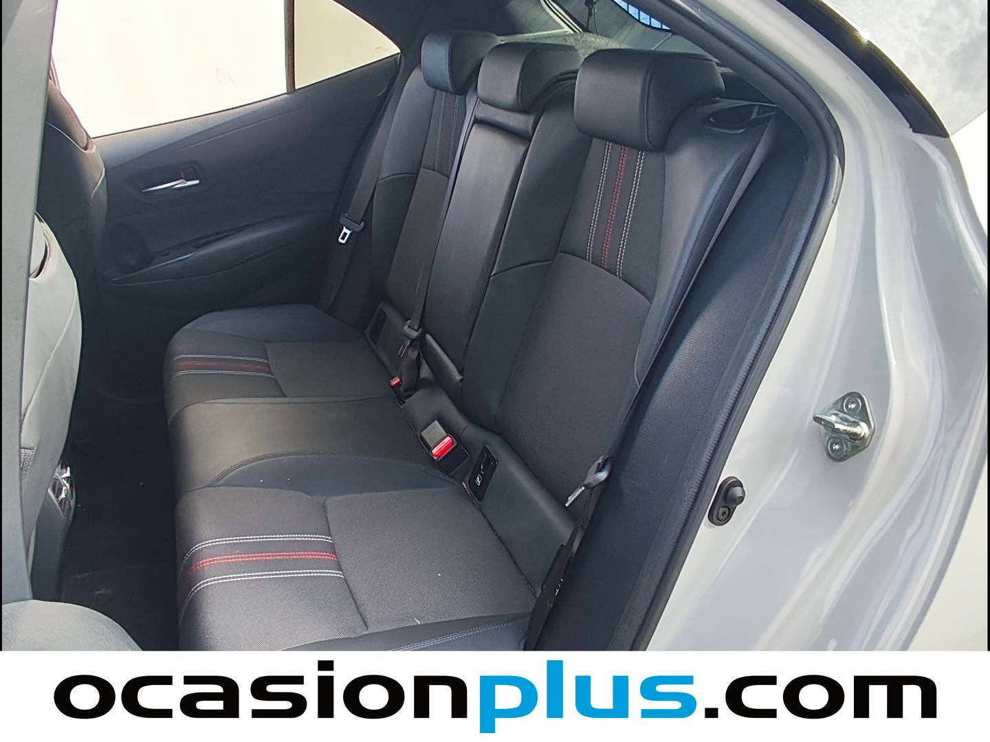 Foto asientos traseros Toyota Corolla Toyota Corolla 180H GR-SPORT E-CVT (184 CV)