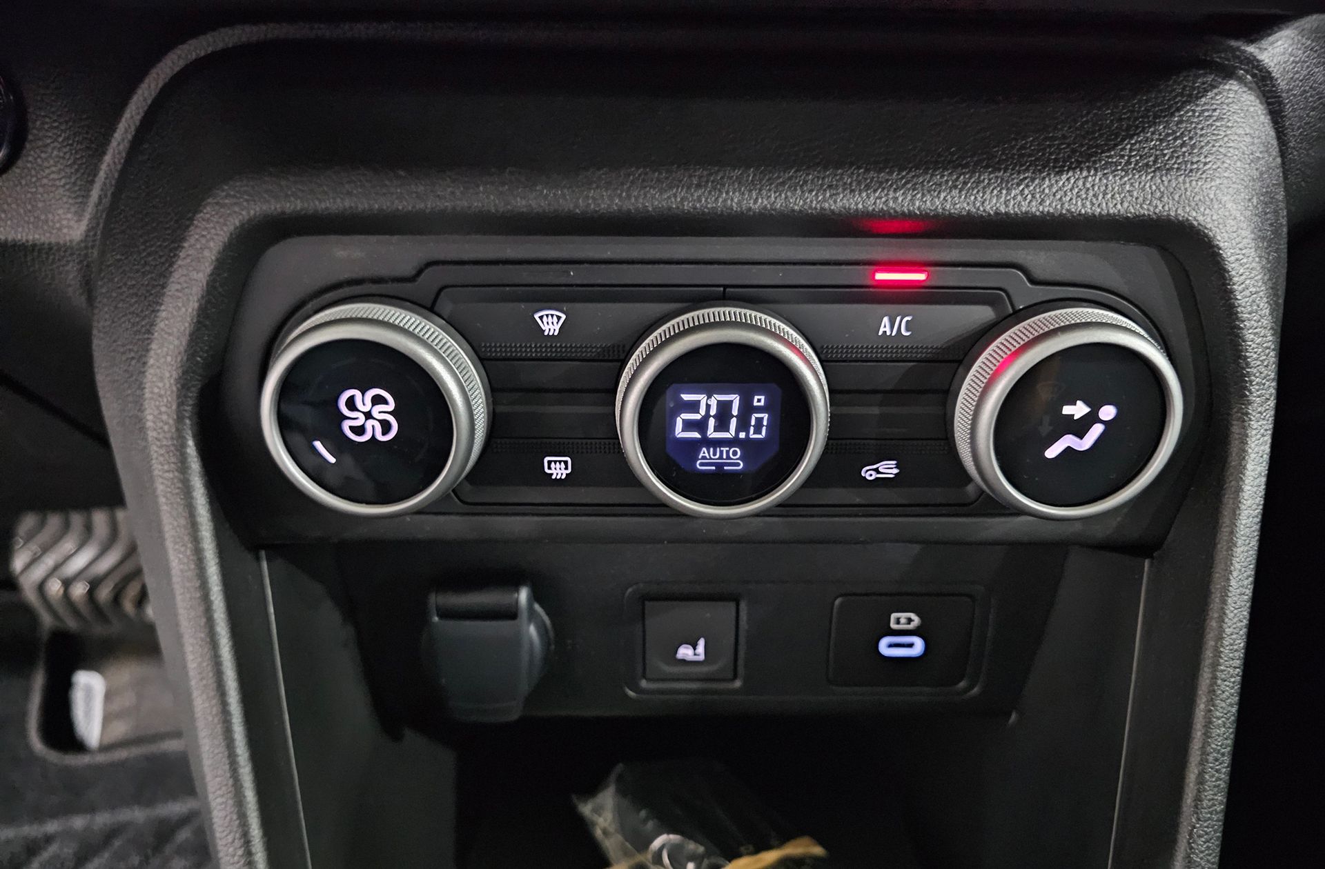 Dacia Jogger Extreme Go Hybrid - foto 31