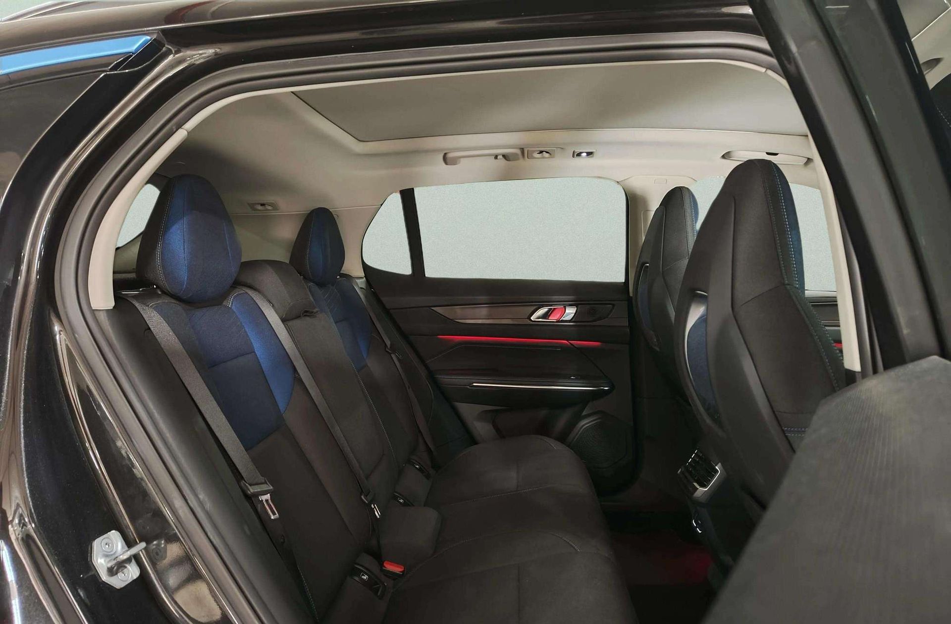 Lynk & Co 01 1.5 PHEV - foto 18
