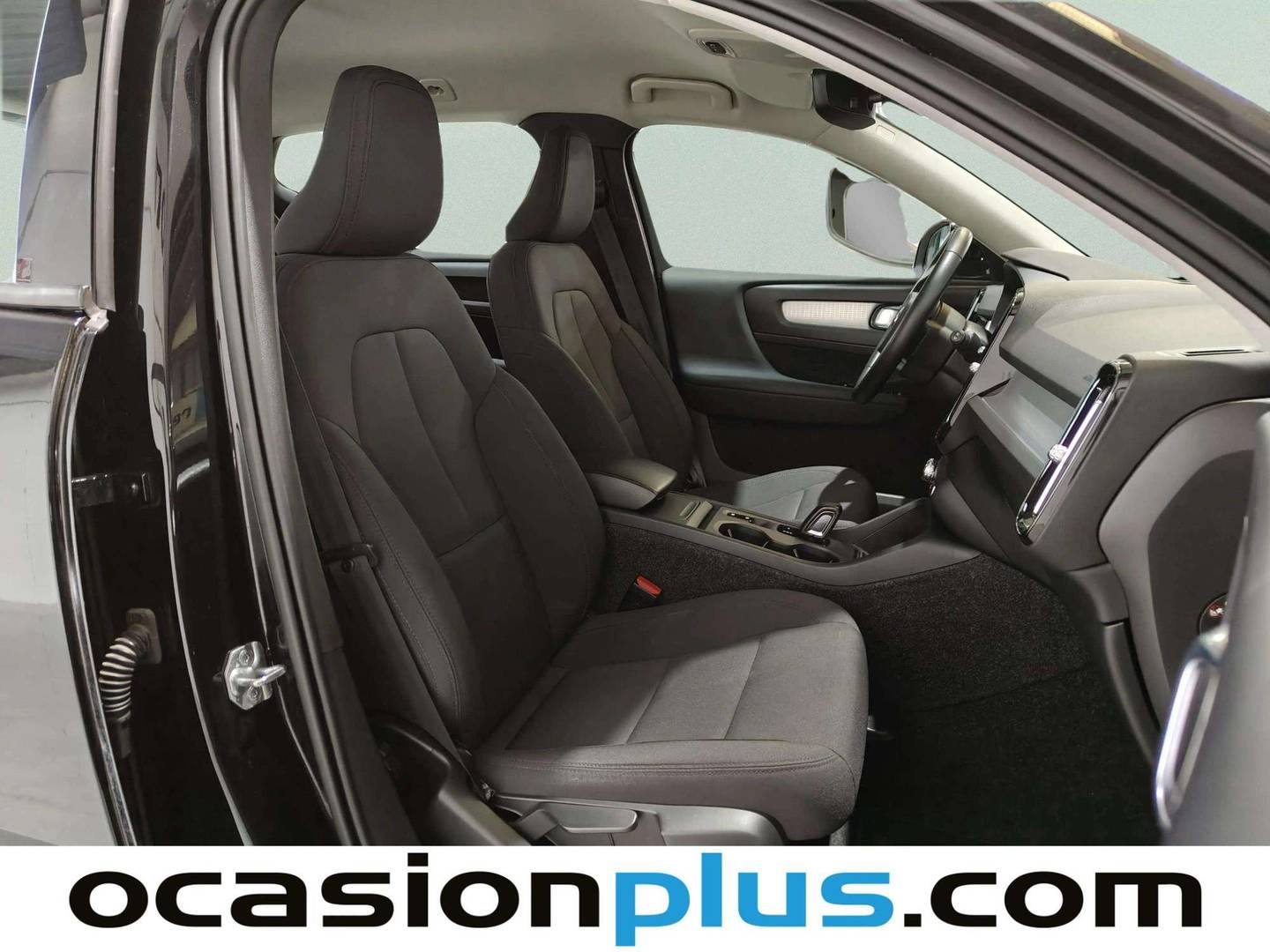 Volvo XC40 Volvo XC40 B4 G Momentum Pro AWD Auto (197 CV) automático