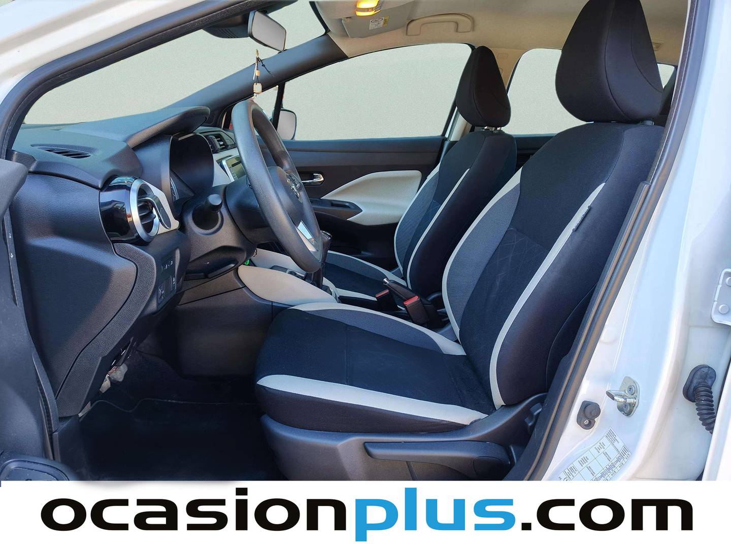 Foto asientos delanteros Nissan Micra Nissan Micra IG-T 90 S&S Acenta (90 CV)