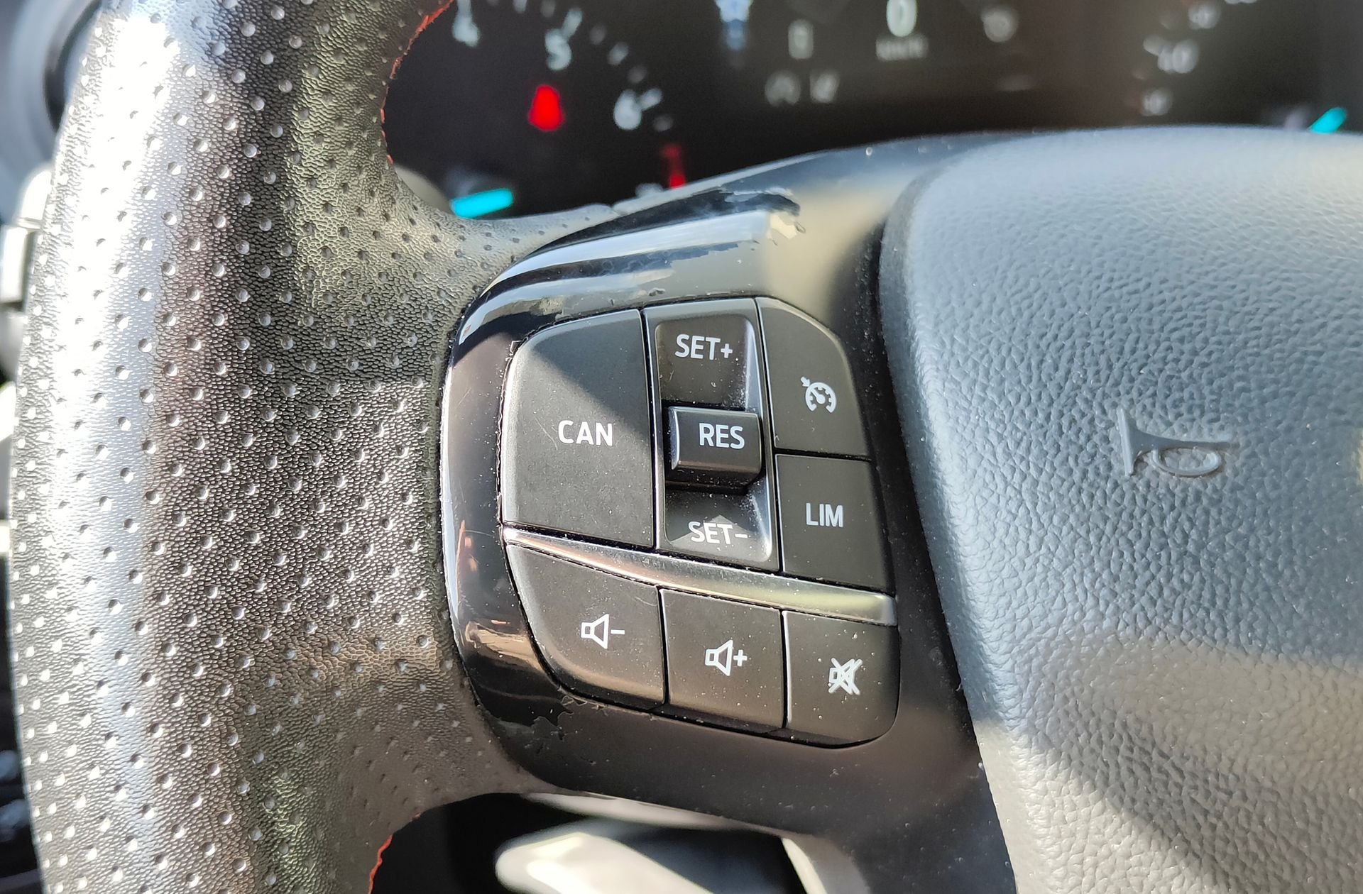 Ford Focus 1.0 EcoBoost MHEV ST-Line - foto 30