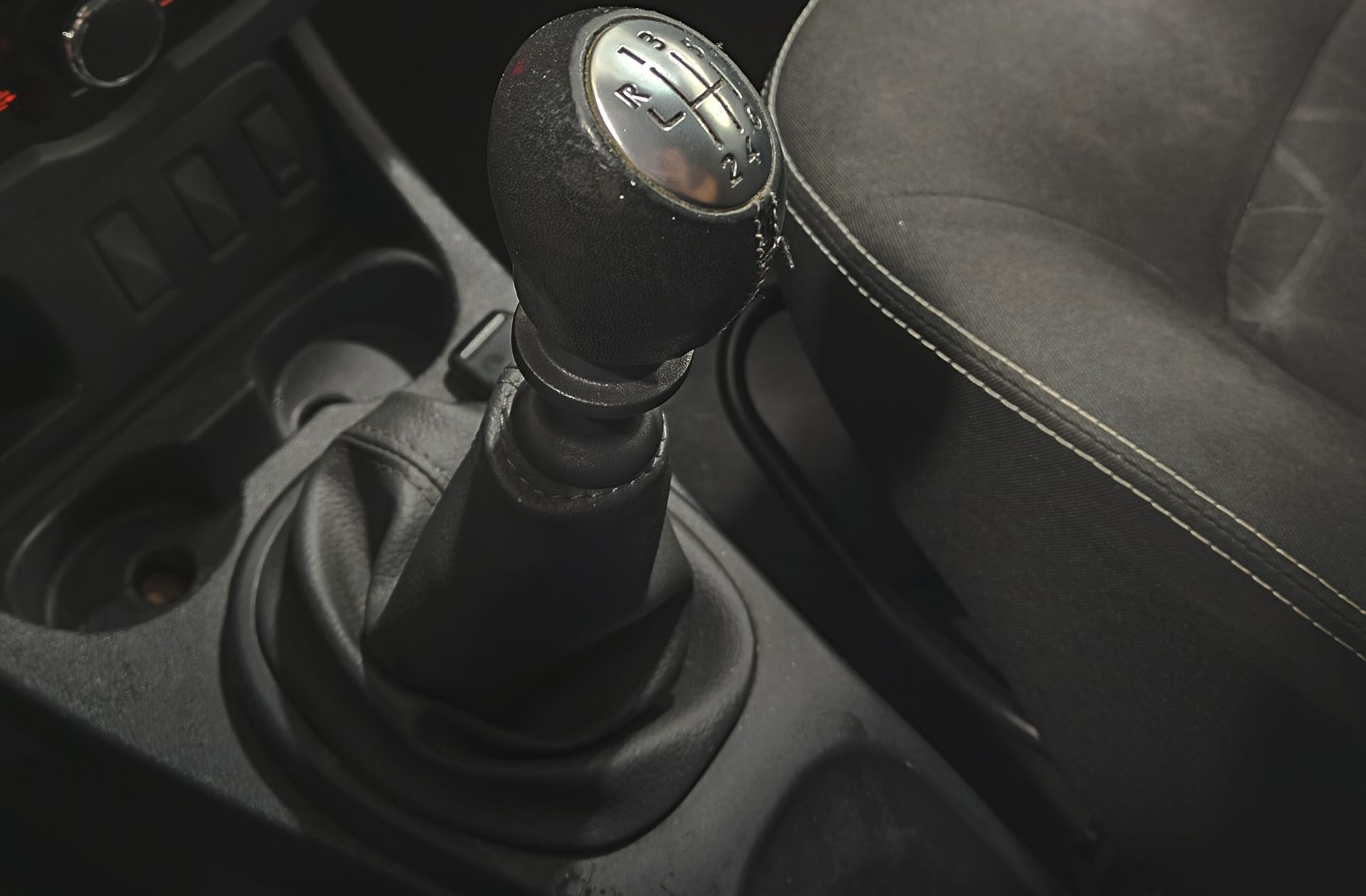 Dacia Duster Laureate dCi - foto 5
