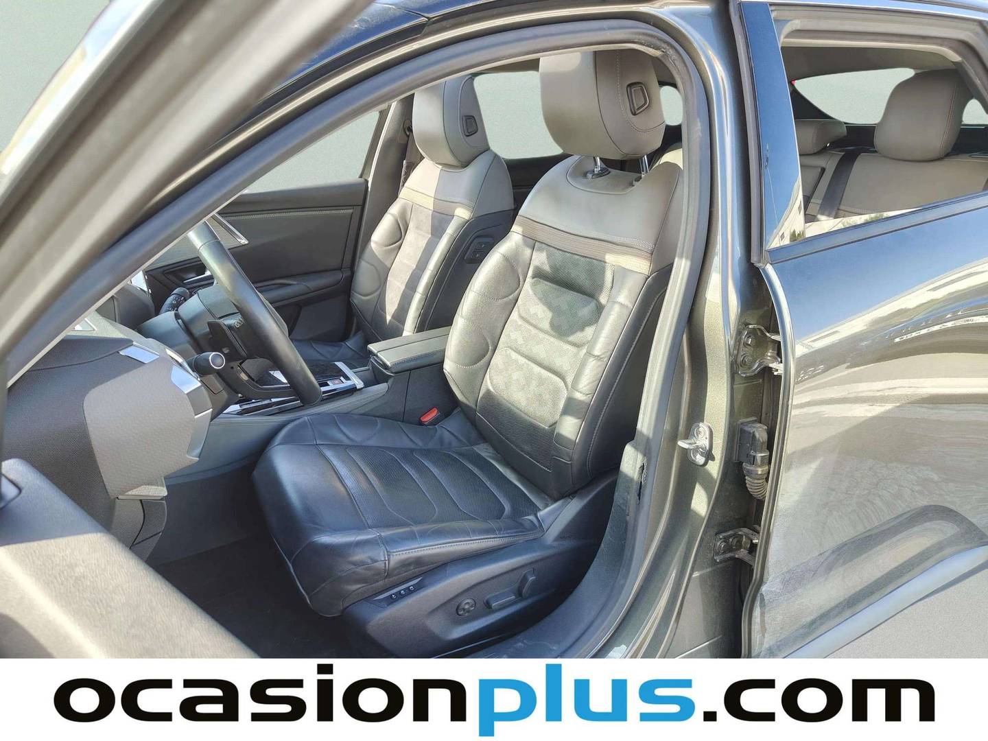 Foto Citroën C5 X Citroen C5 X Hybrid 225 Shine Pack e-EAT8  (225 CV)