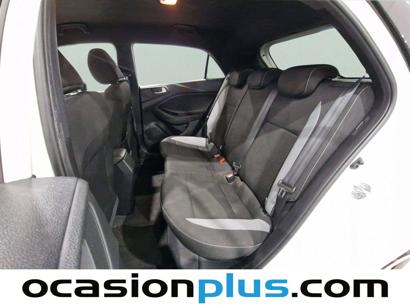 Foto asientos traseros Hyundai i20 Hyundai i20 1.2 MPI Elegant Nav (84 CV)
