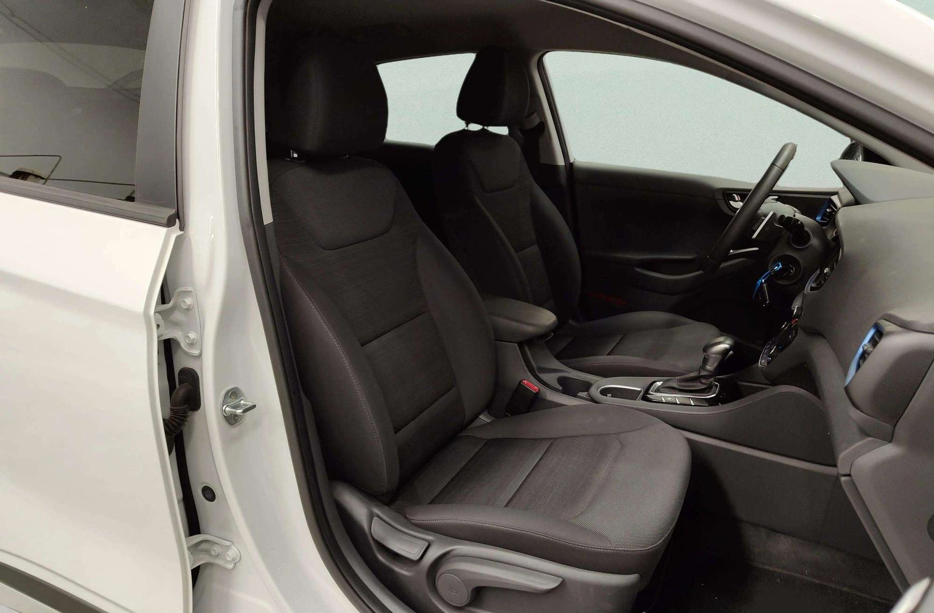 Hyundai Ioniq 1.6 GDI HEV Klass DT - foto 18