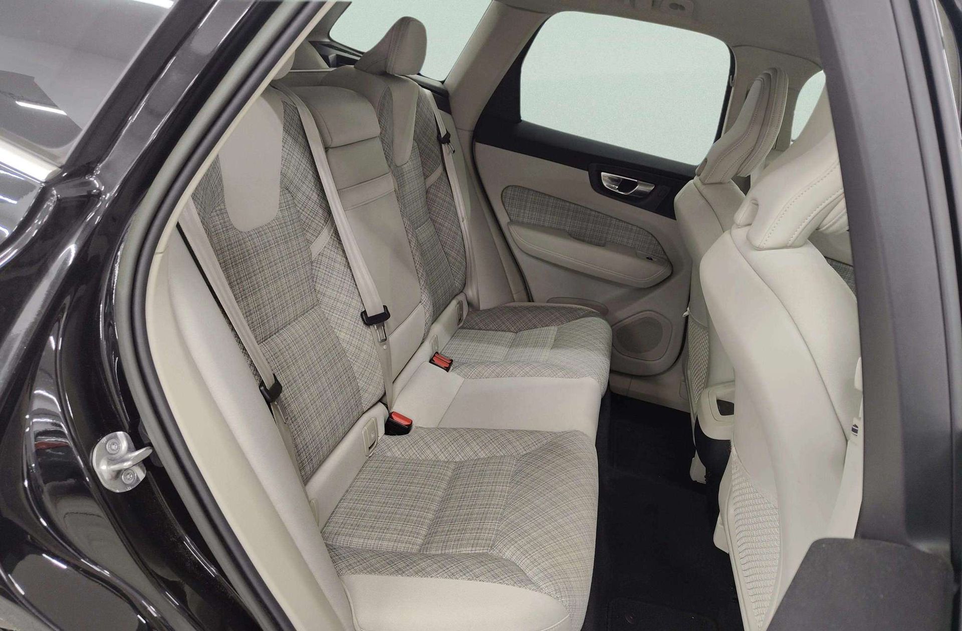 Volvo XC60 B4 D Core - foto 22