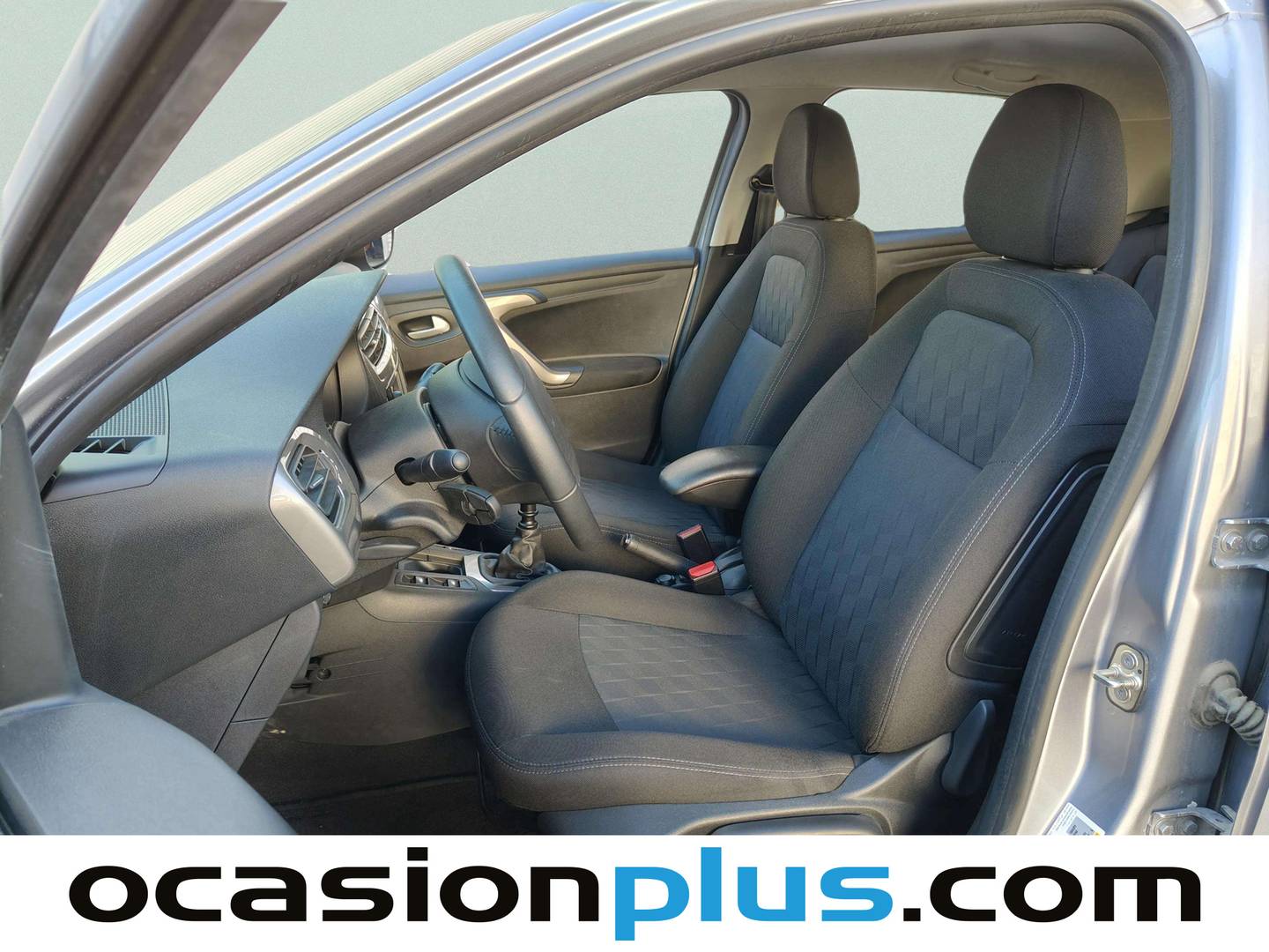 Foto asientos delanteros Citroën C-Elysée Citroen C-Elysee BlueHDi 100 Shine (102 CV)