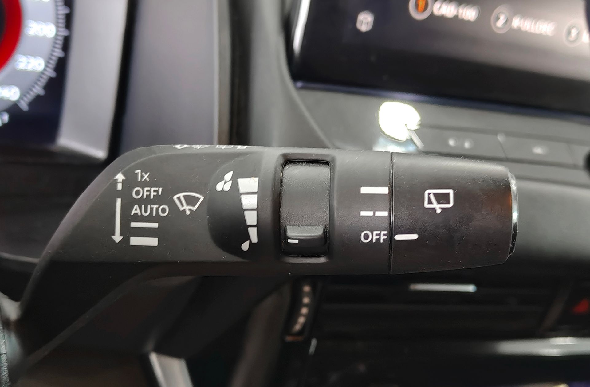 Nissan Qashqai DIG-T 140 N-Connecta - foto 31