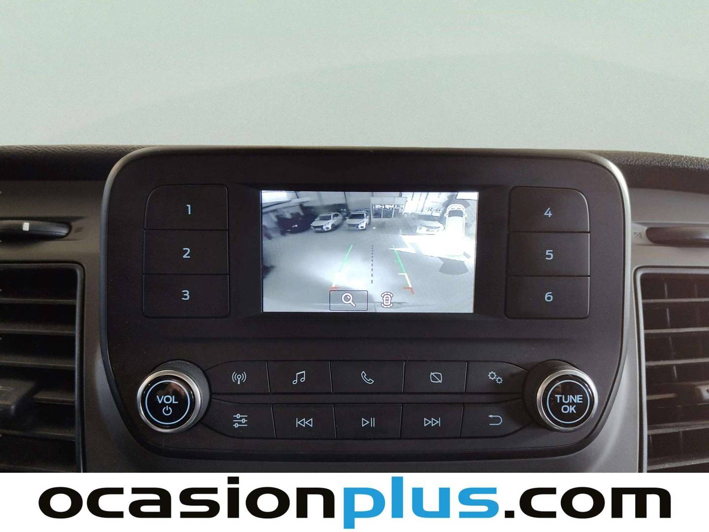 Extras y acabados del Ford Transit Ford Transit Furgon 350 L3H2 Trend (130 CV)