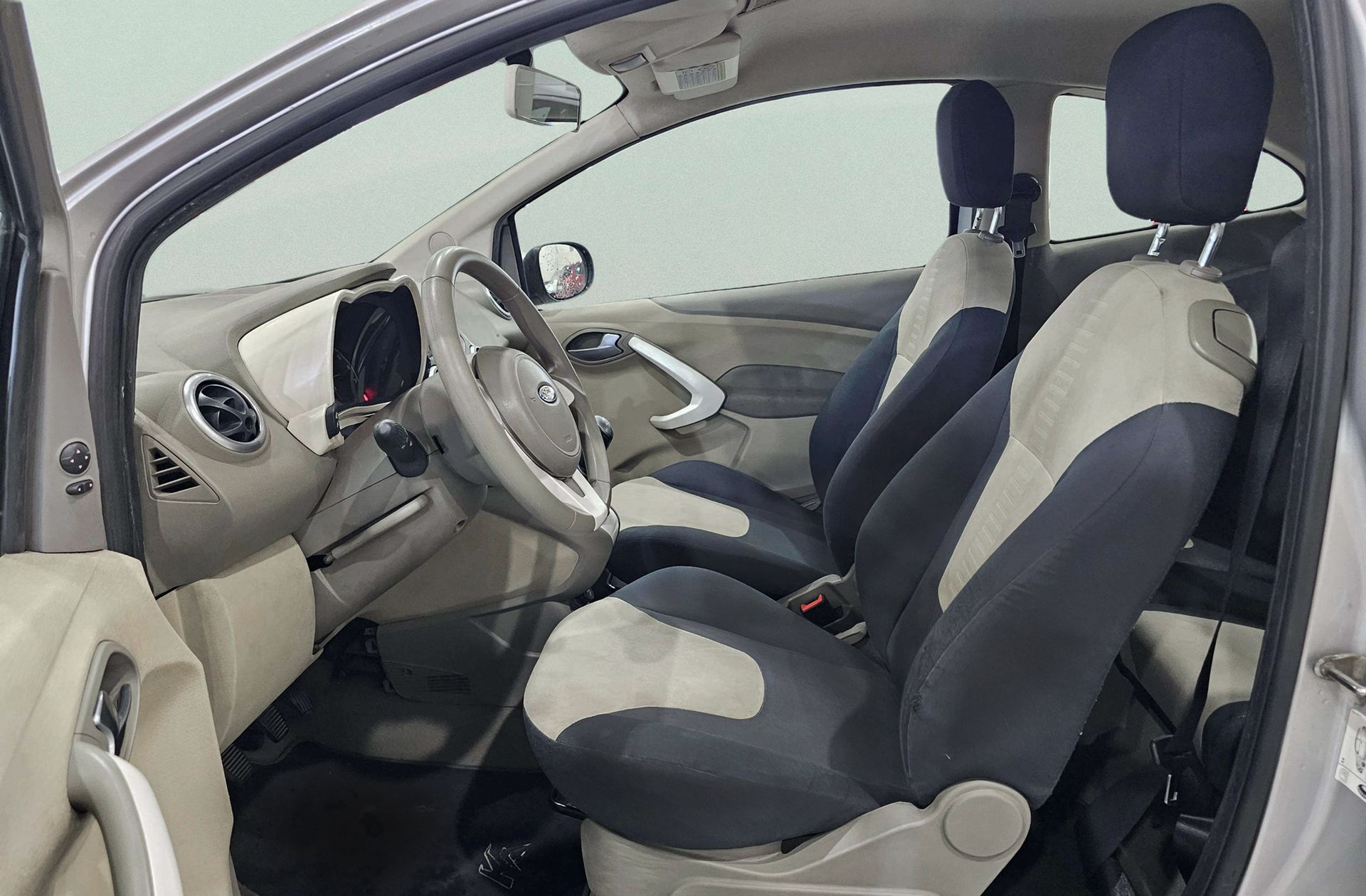 Ford Ka 1.3 TDCi Titanium - foto 7