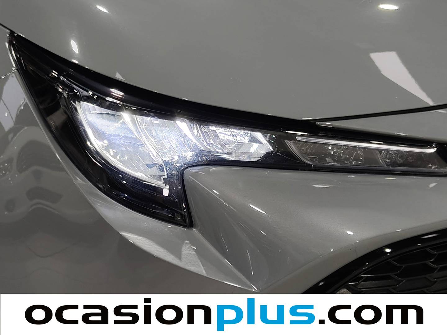 Equipamiento del Toyota Corolla Toyota Corolla Touring Sports 125H Active Tech E-CVT (122 CV)