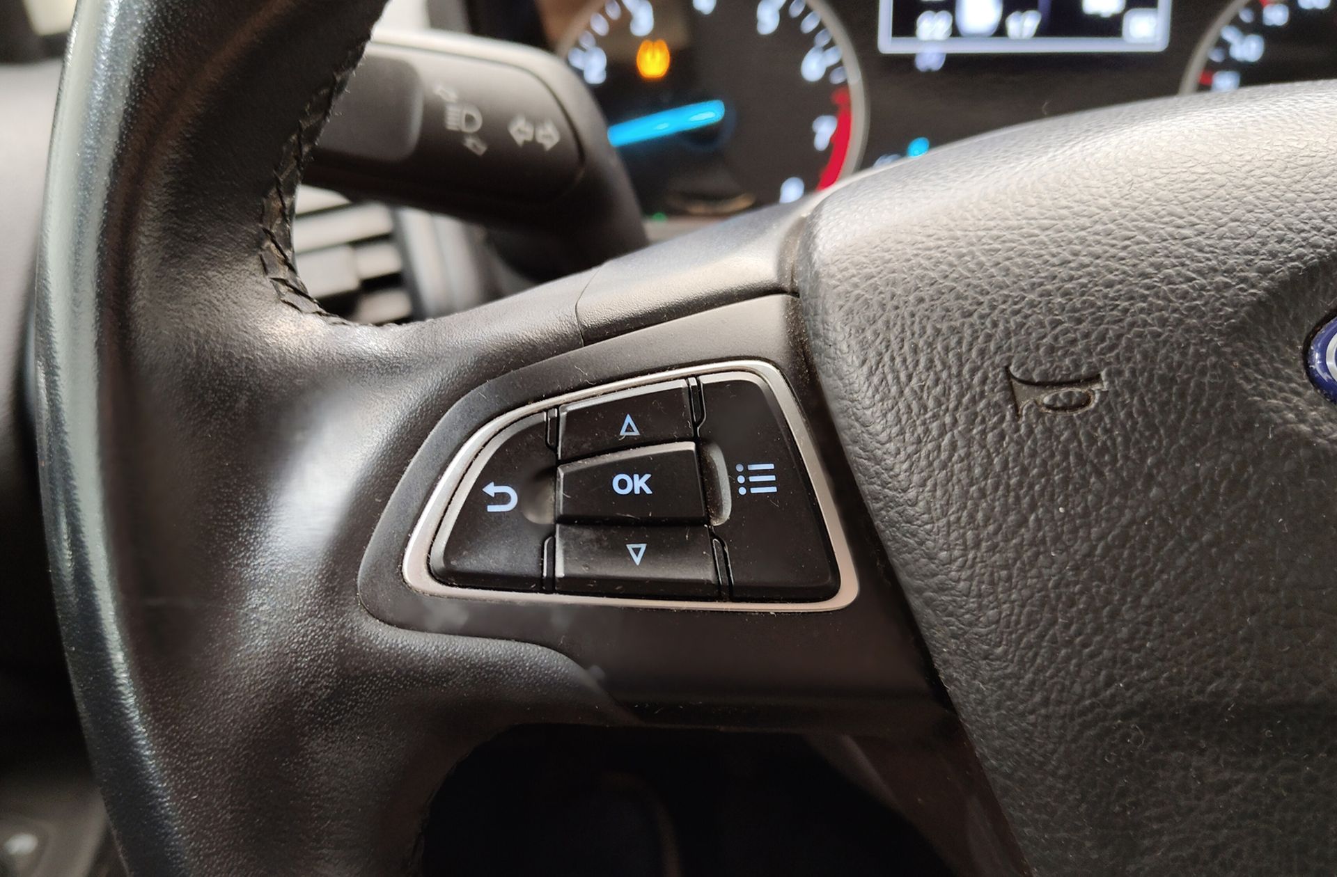 Ford EcoSport 1.0T EcoBoost Trend+ - foto 24