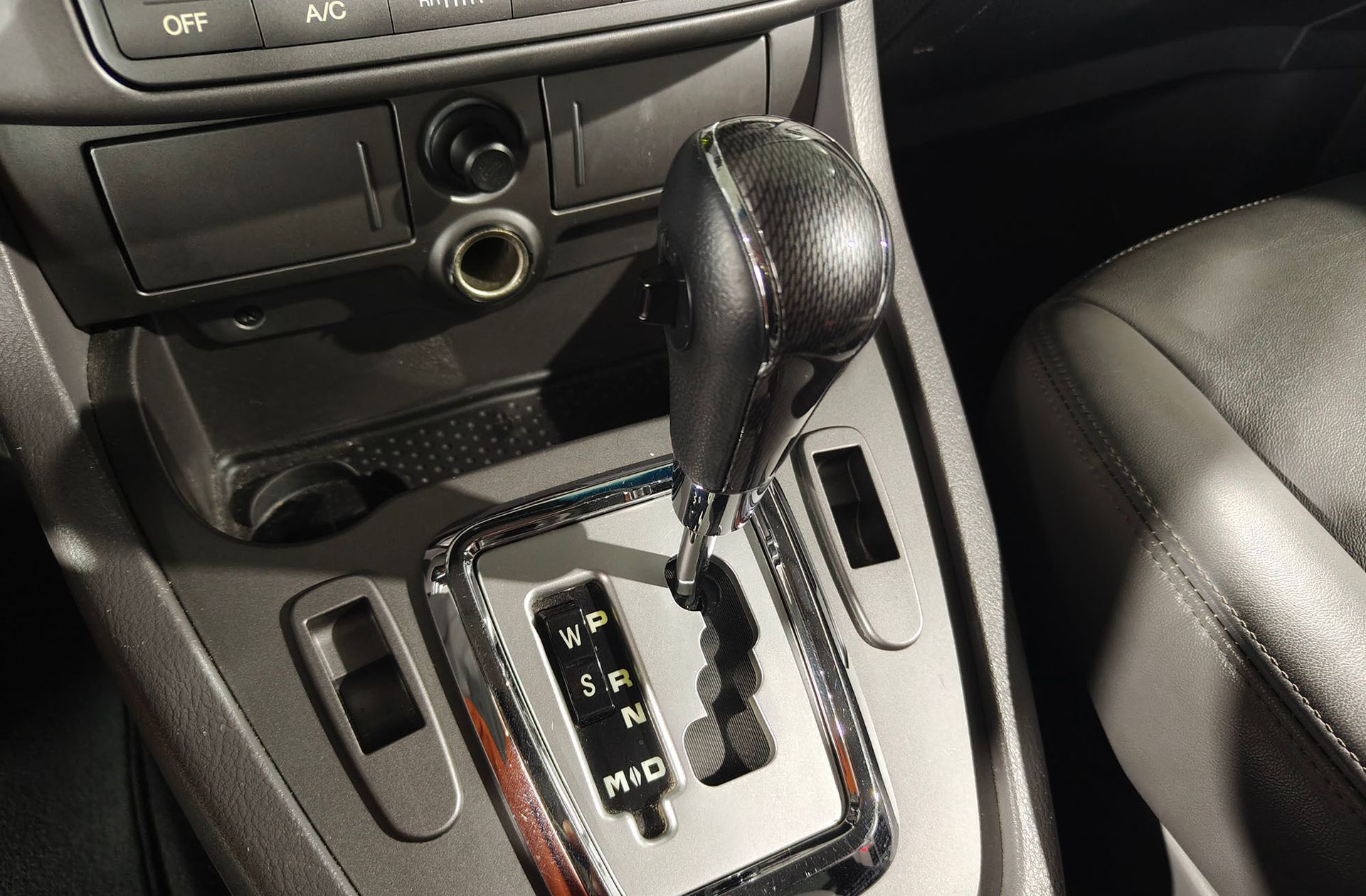 SsangYong Rodius 2.0 e-Xdi Limited 4x4 7 plazas - foto 6