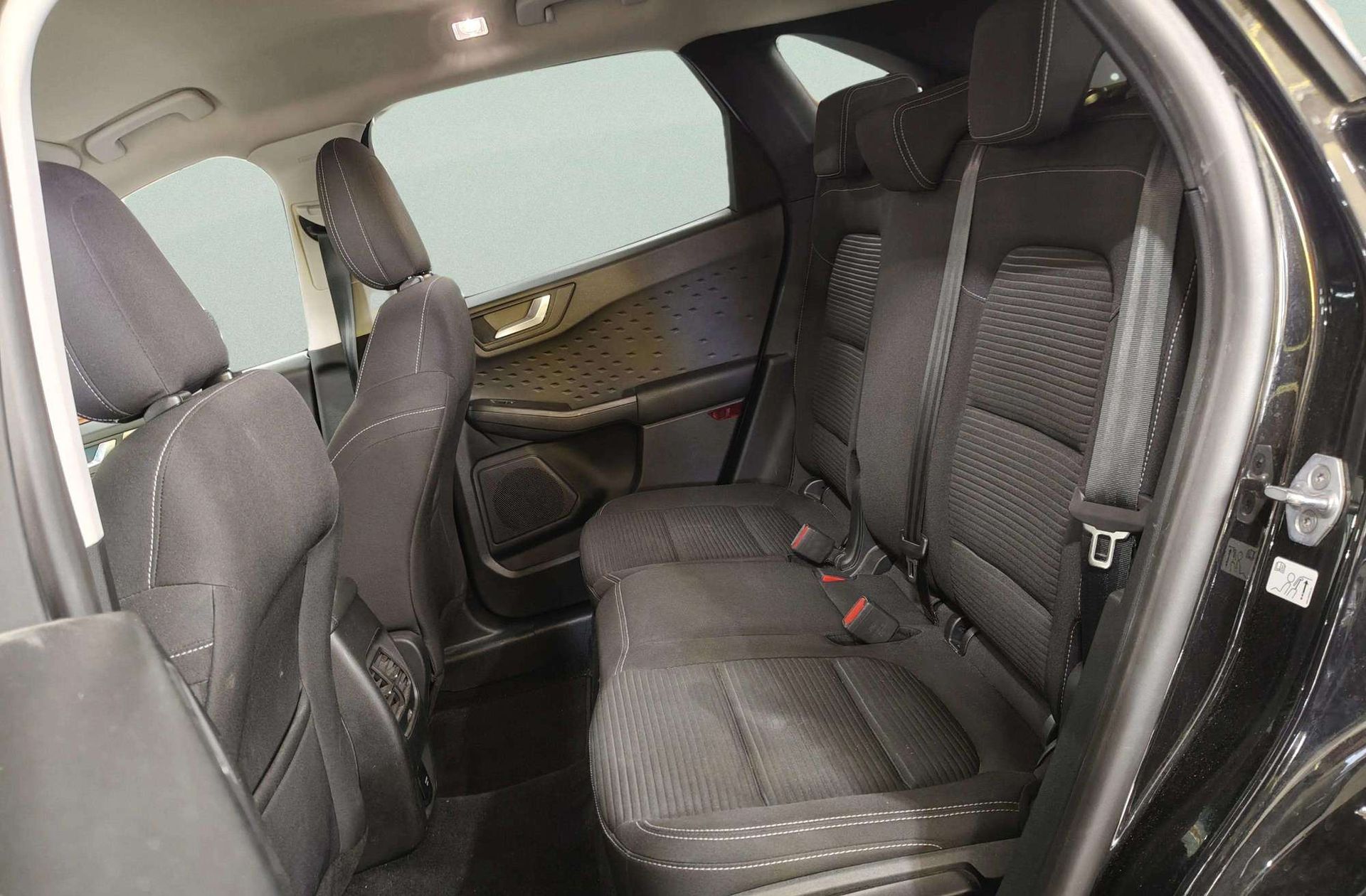 Ford Kuga 2.0 EcoBlue MHEV Titanium - foto 14