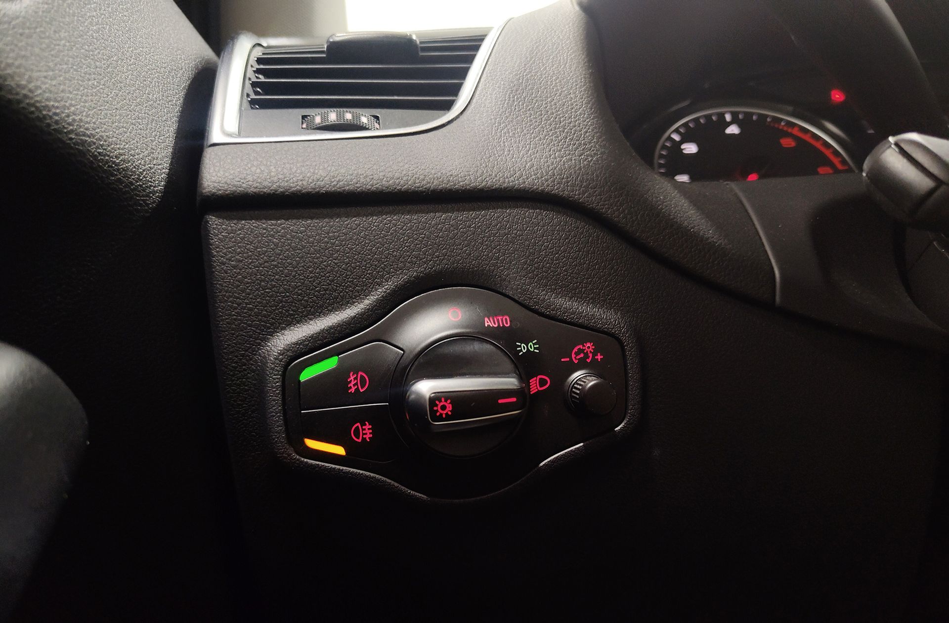 Audi Q5 2.0 TDI quattro - foto 28