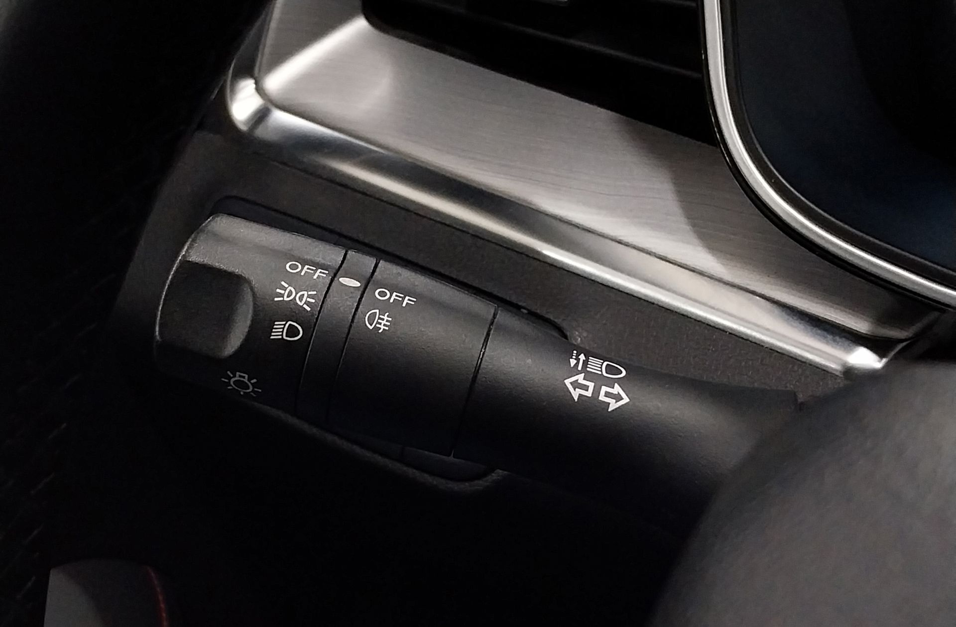 SWM G01 1.5T Luxury - foto 25