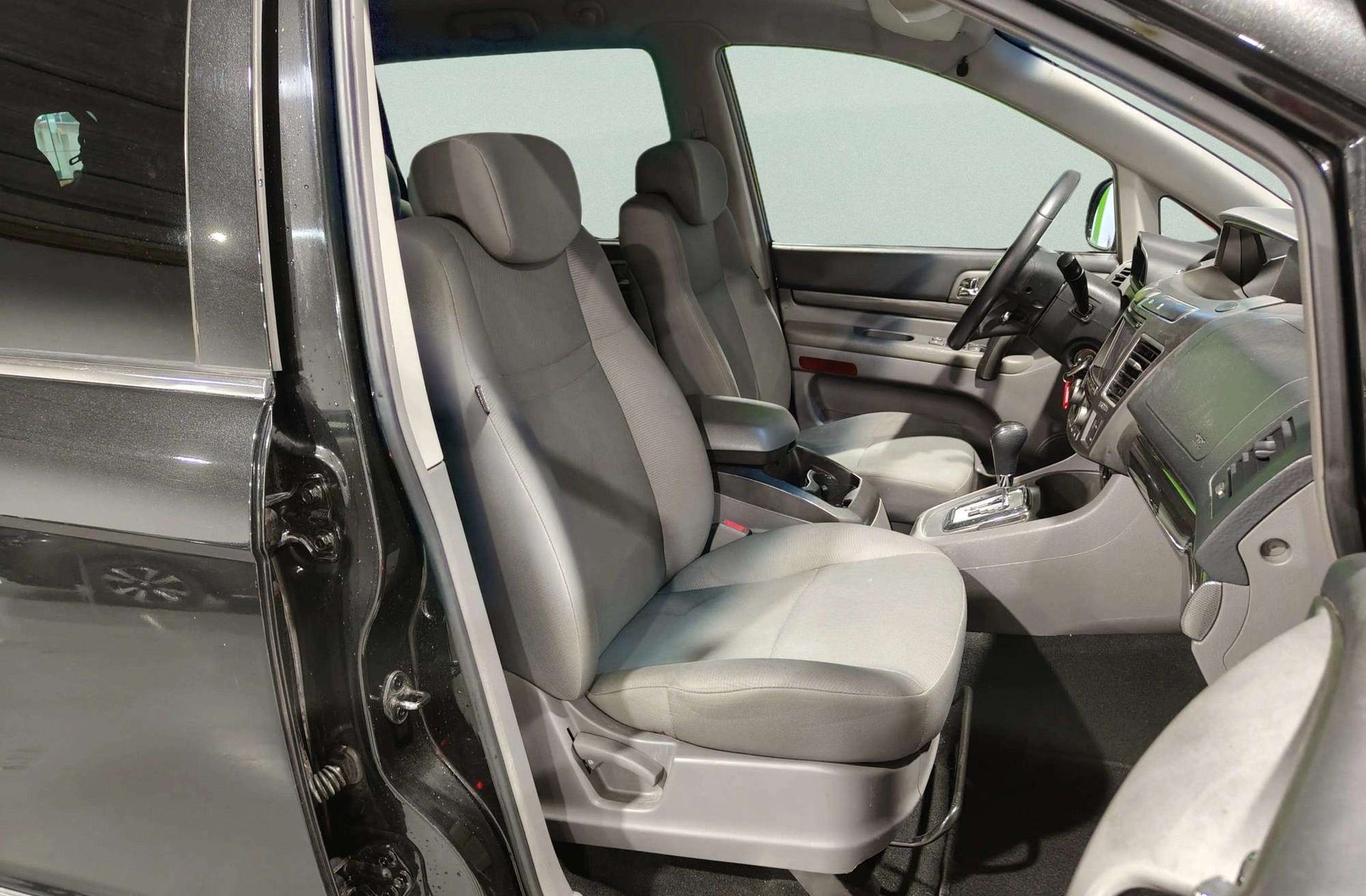 SsangYong Rodius 2.0 e-Xdi Premium 7 plazas - foto 17