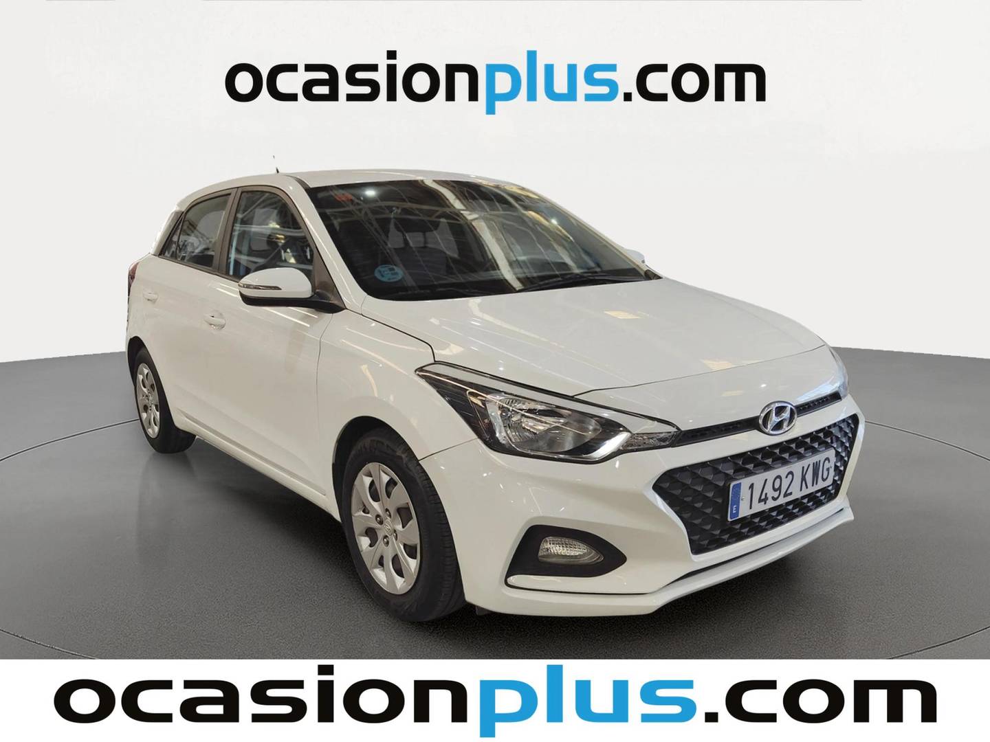 Foto delantera Hyundai i20 Hyundai i20 1.2 MPI Essence LE (75 CV) derecha