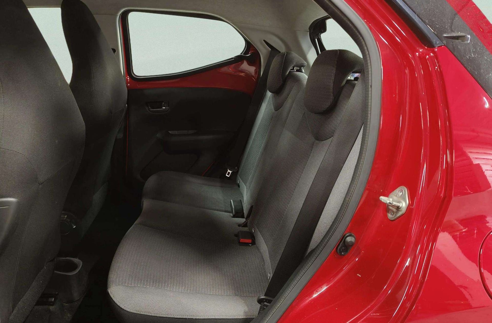 Toyota Aygo 1.0 70 x-play - foto 11