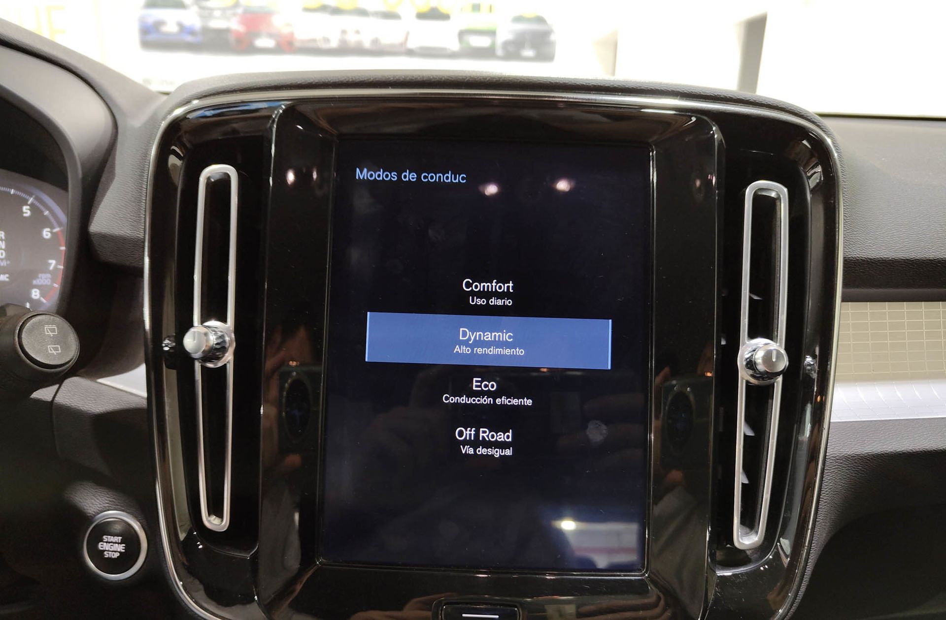 Volvo XC40 T4 Momentum - foto 10