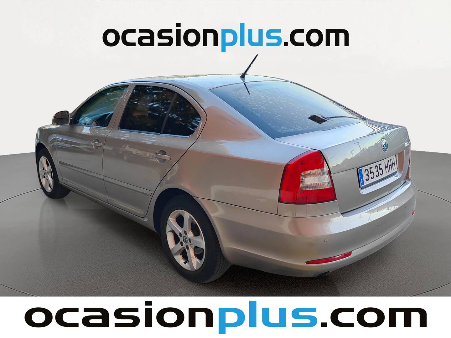 Foto trasera Skoda Octavia Skoda Octavia 1.6 TDI CR Ambition DSG (105 CV) izquierda