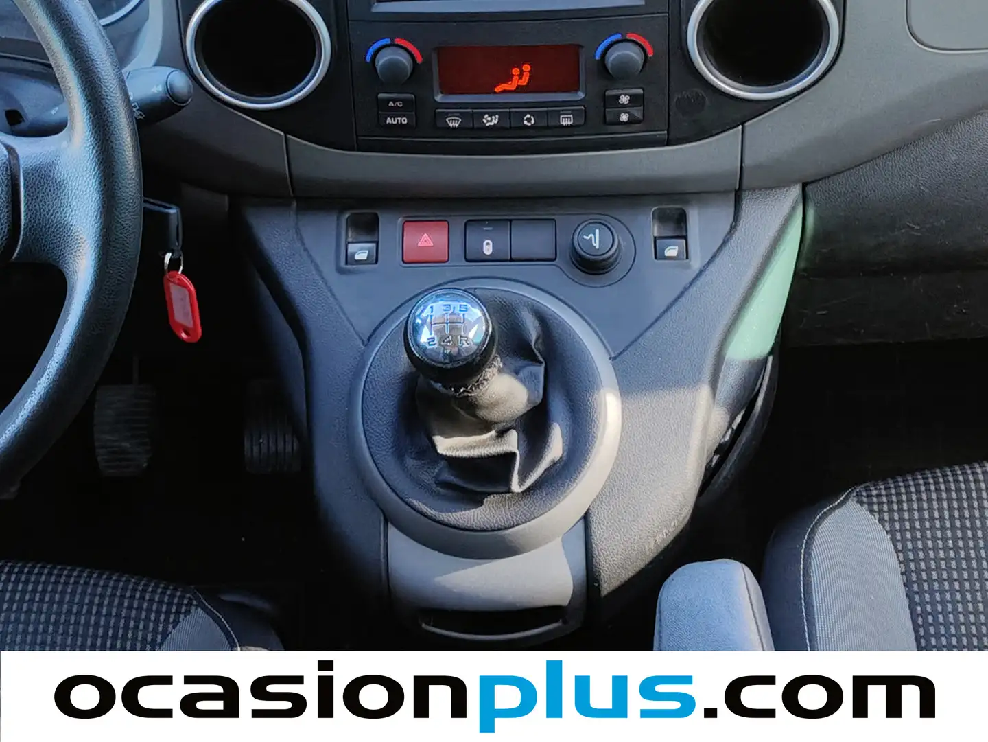 Foto Peugeot Partner Peugeot Partner Tepee Tepee BlueHDi 1.6 100 Outdoor (100 CV)