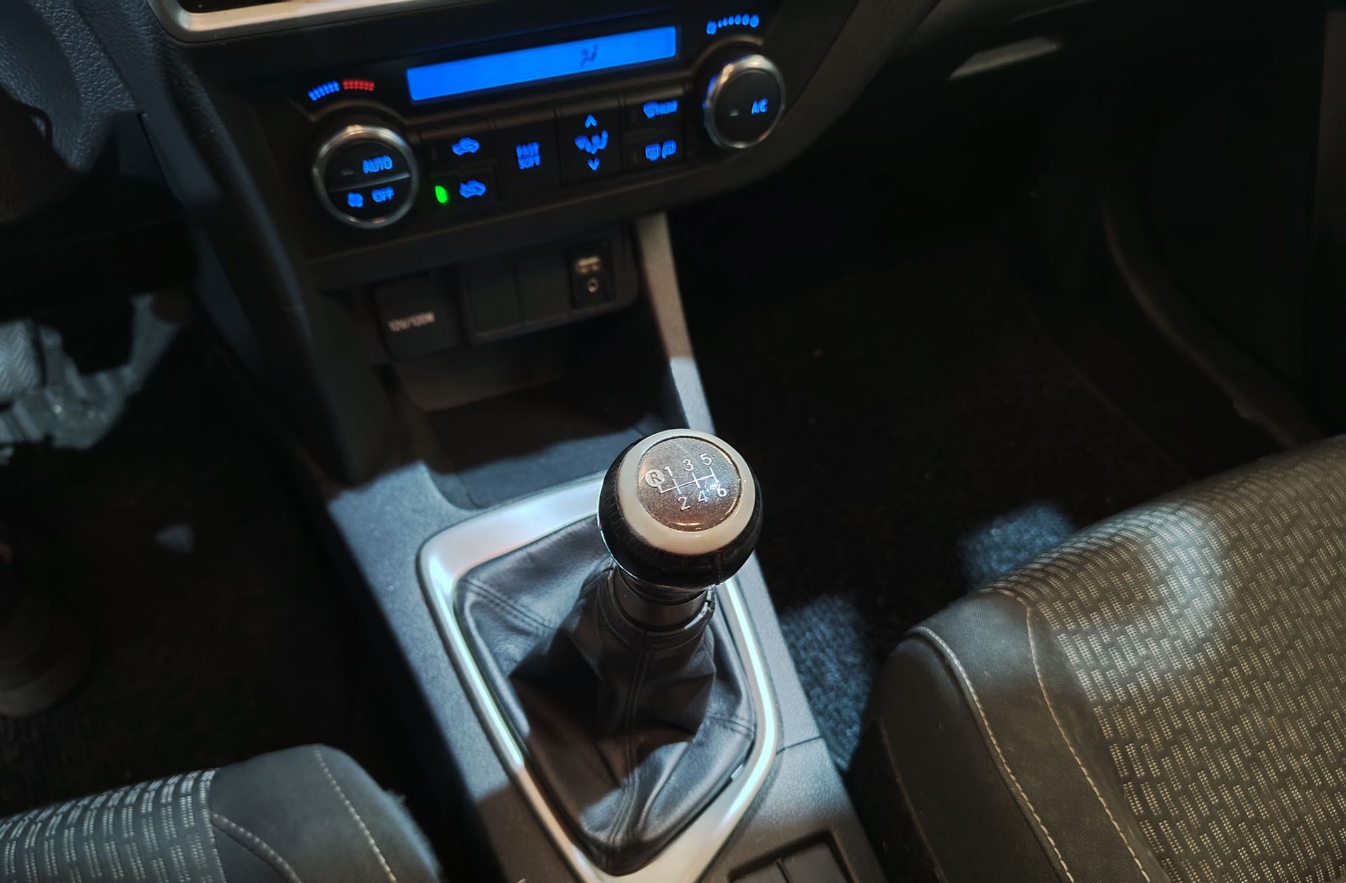 Toyota Auris 90D Feel! - foto 5