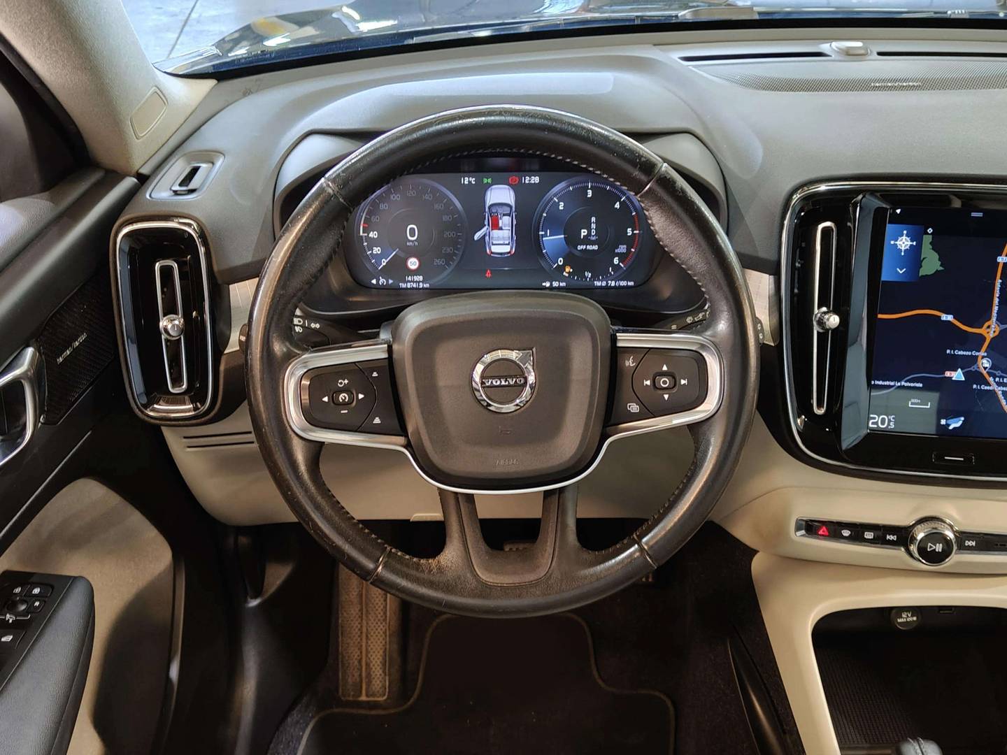 Foto Volvo XC40 Volvo XC40 D3 Momentum Auto 110 kW (150 CV)