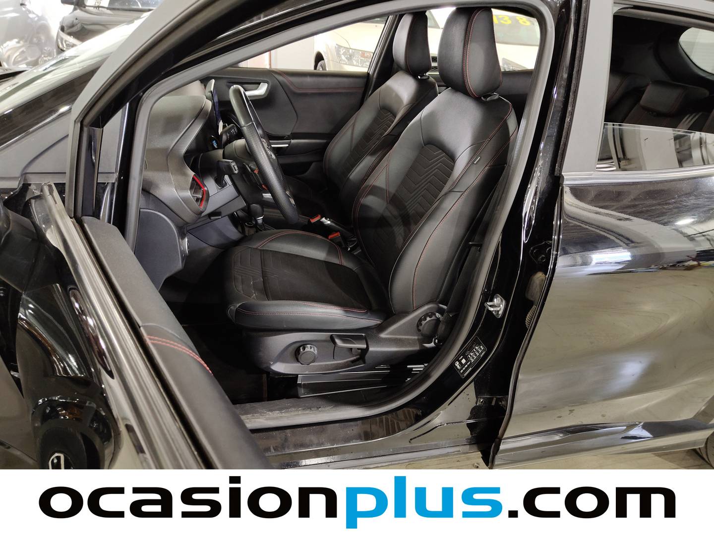 Foto Ford Puma Ford Puma 1.0 EcoBoost MHEV ST-Line X Auto (125 CV)