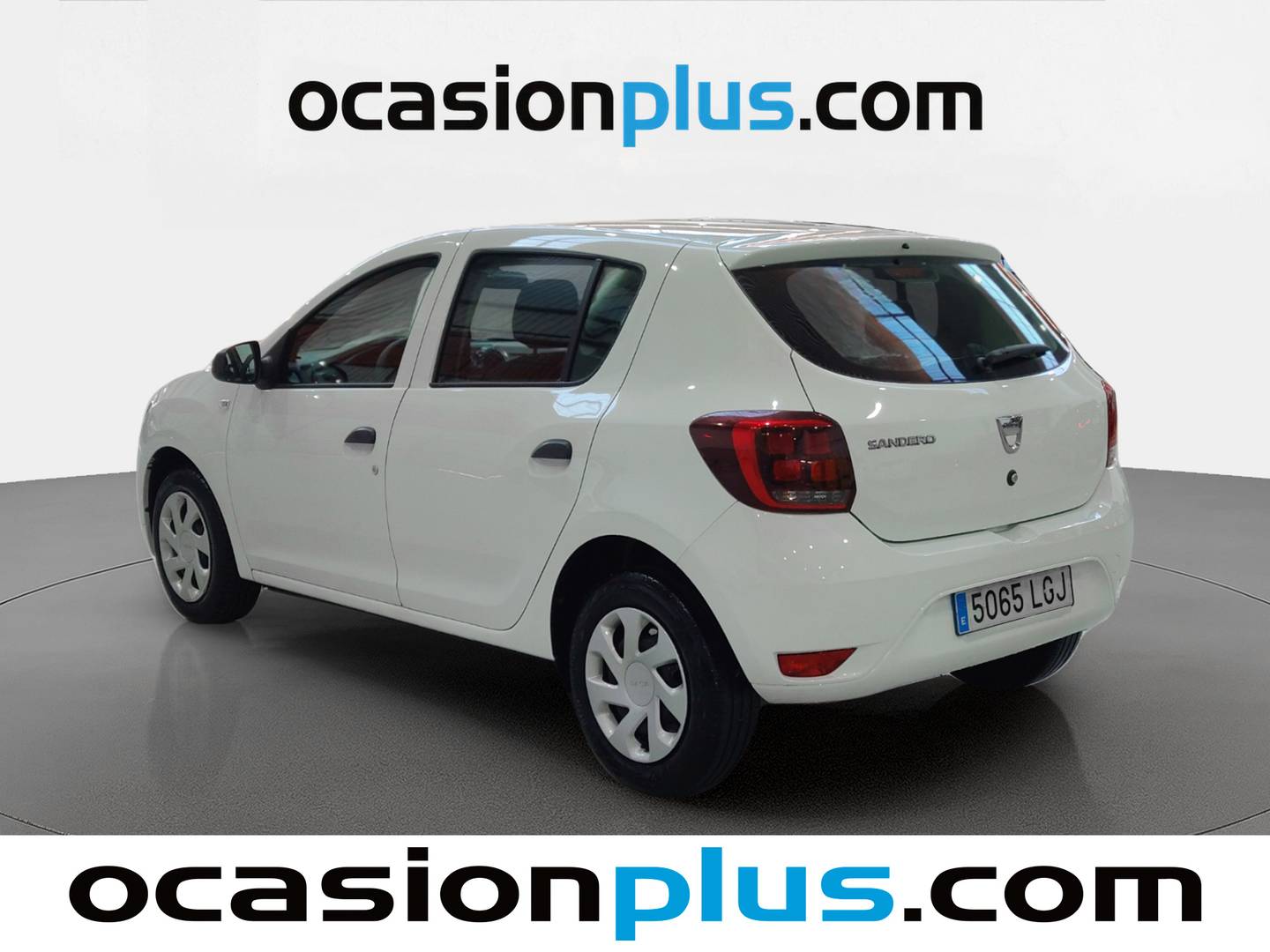 Foto trasera Dacia Sandero Dacia Sandero Essential 1.0 (73 CV) derecha