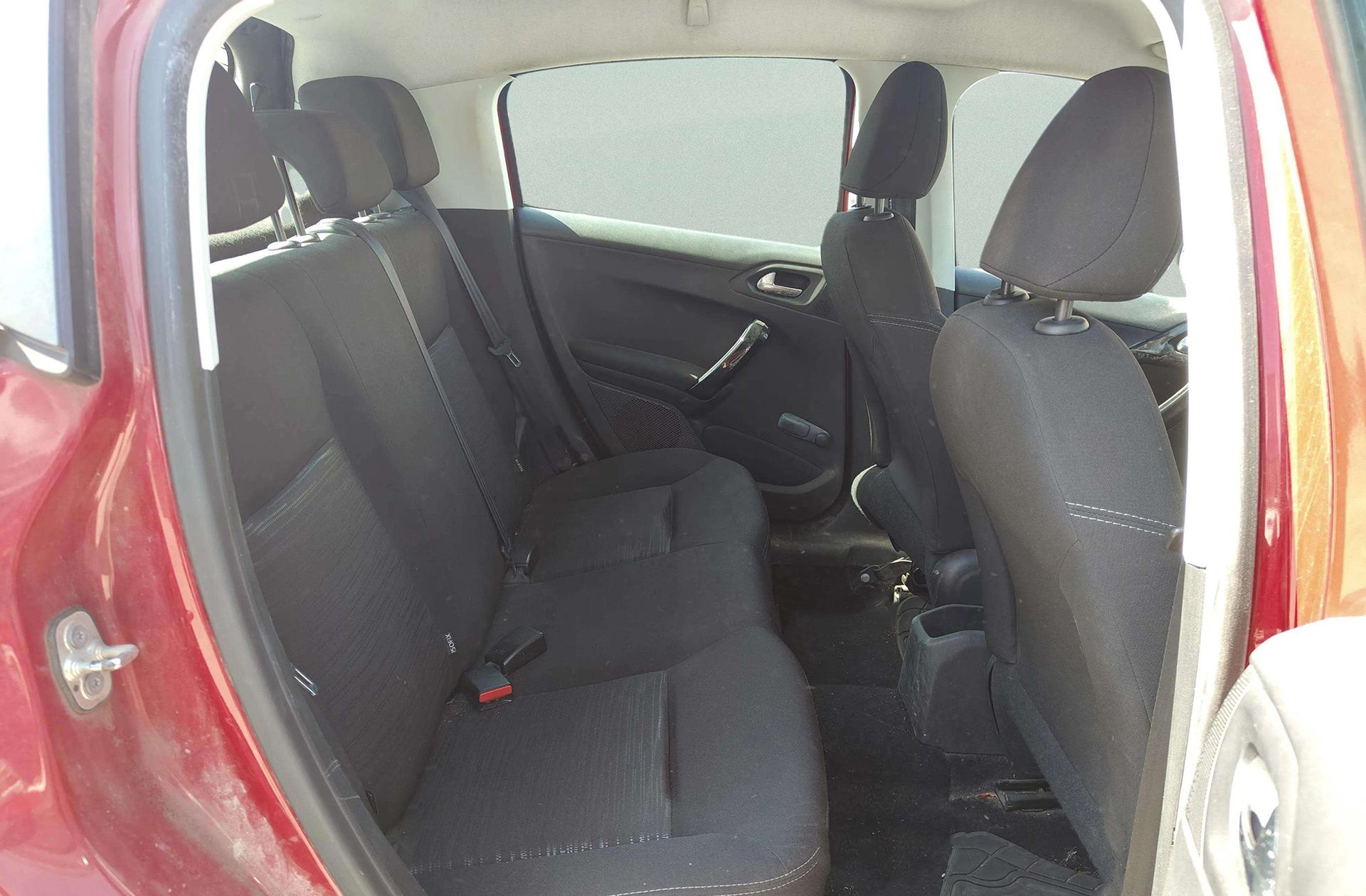 Peugeot 208 1.4 HDi Access - foto 13