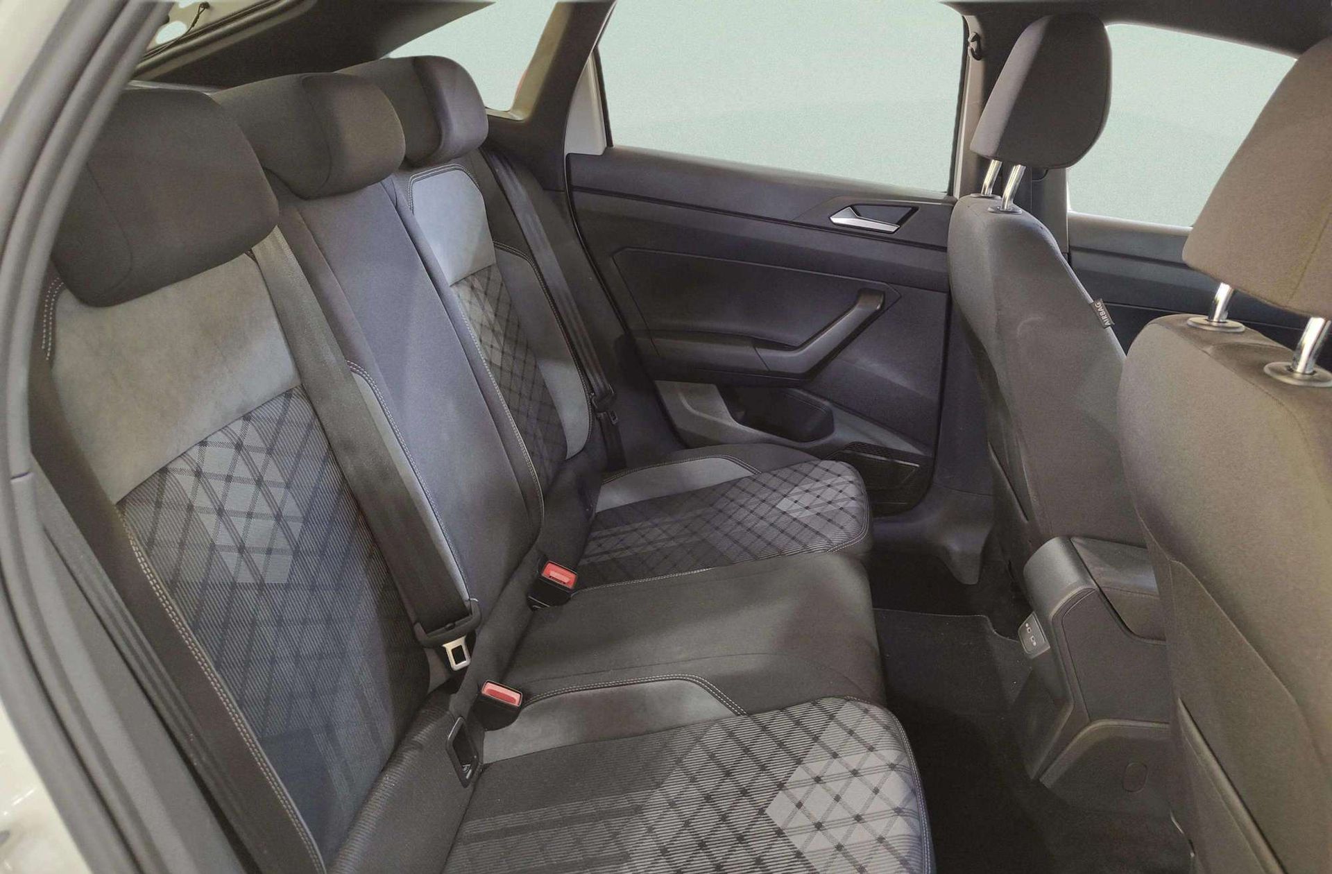 Volkswagen Taigo R-Line 1.0 TSI DSG - foto 19