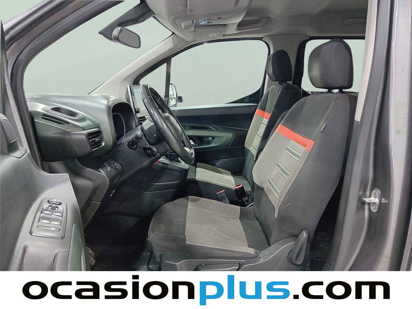 Foto asientos delanteros Citroën Berlingo Citroen Berlingo BlueHDi 130 S&S Talla M Shine (130 CV)