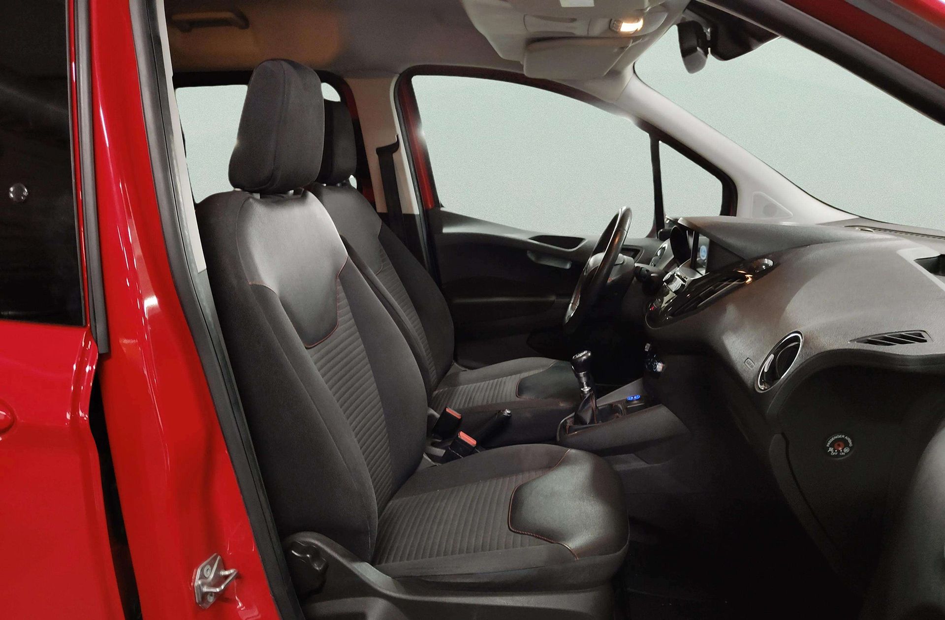Ford Tourneo Courier 1.0 EcoBoost Sport - foto 17